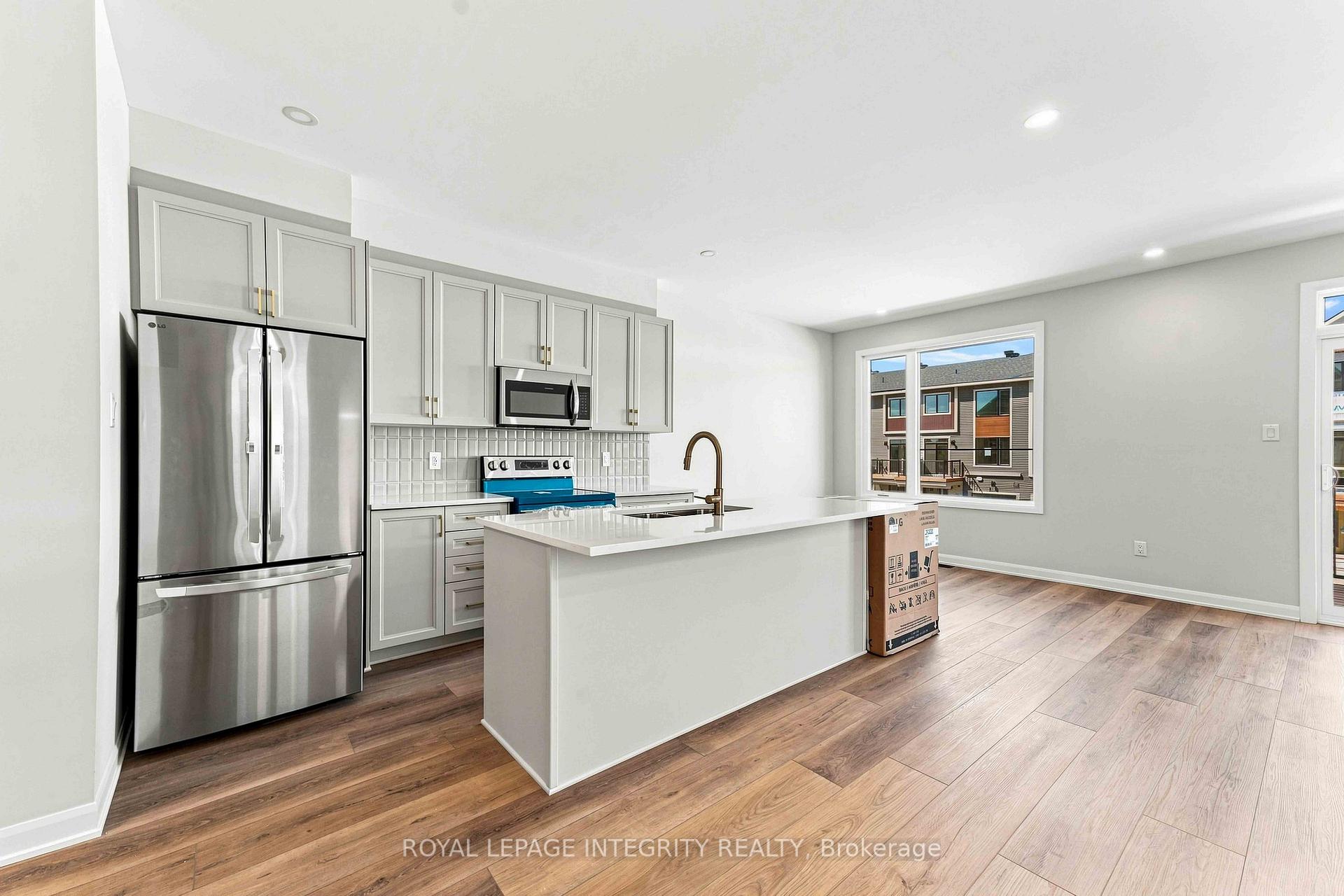 Photo 9 of 762 Tadpole Crescent, Ottawa, Barrhaven - Half Moon Bay — HOMEH