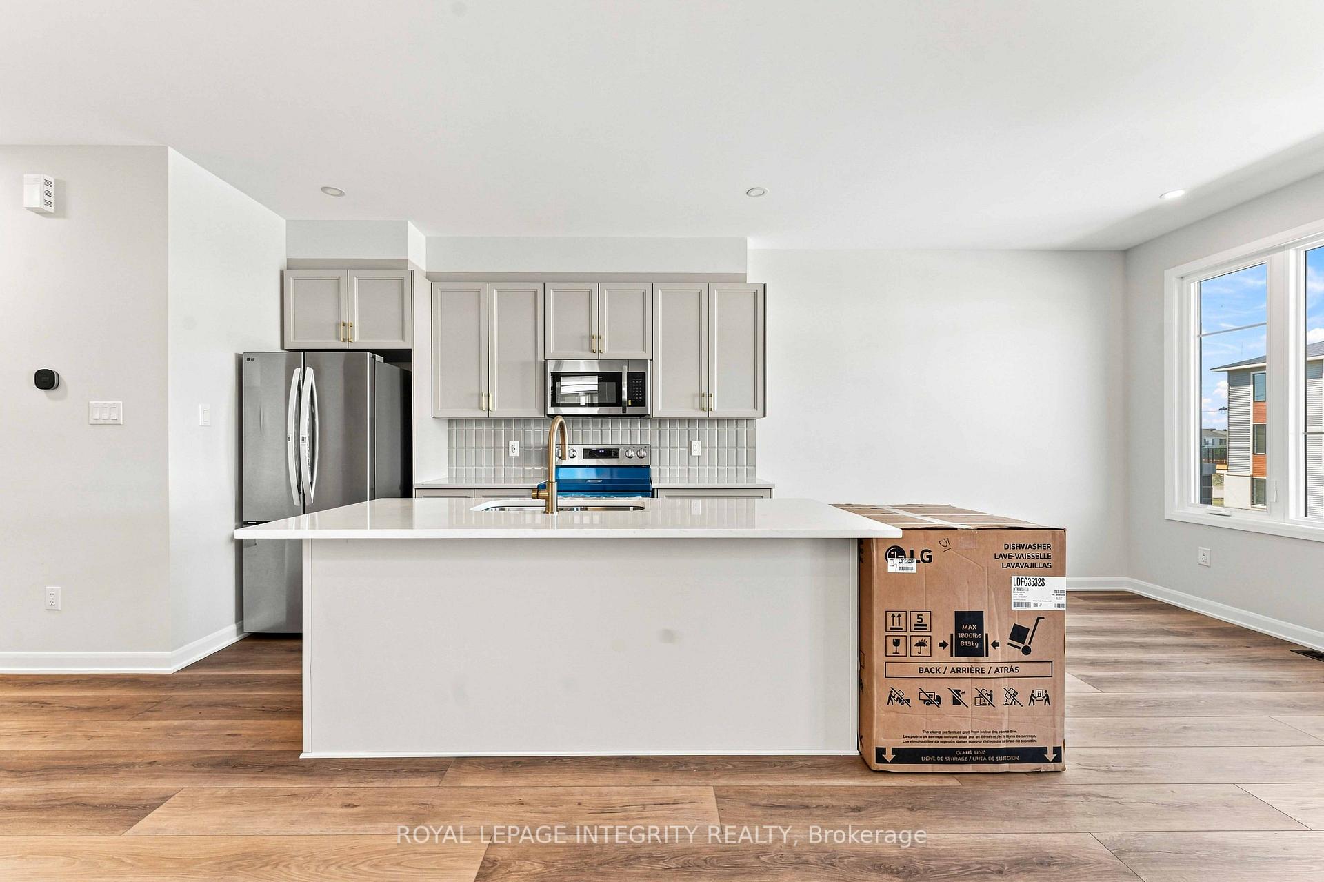 Photo 11 of 762 Tadpole Crescent, Ottawa, Barrhaven - Half Moon Bay — HOMEH