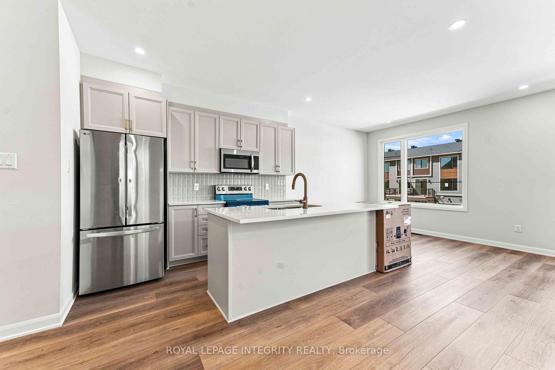 Photo 12 of 762 Tadpole Crescent, Ottawa, Barrhaven - Half Moon Bay — HOMEH