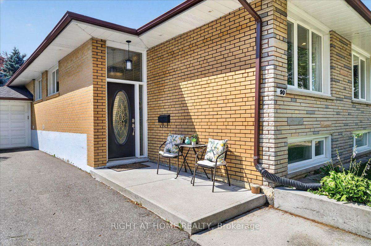Photo 4 of 90 Renault Crescent, Etobicoke, Humber Heights — HOMEH