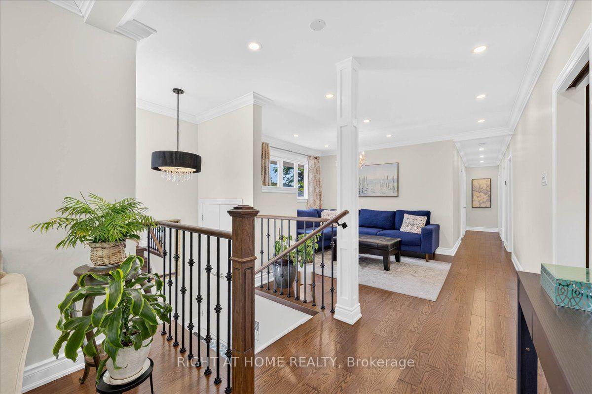 Photo 8 of 90 Renault Crescent, Etobicoke, Humber Heights — HOMEH