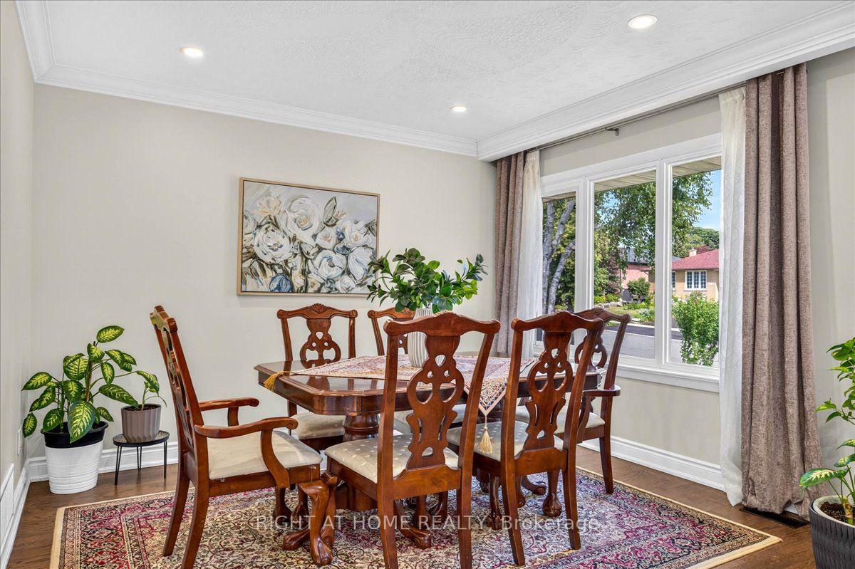 Photo 13 of 90 Renault Crescent, Etobicoke, Humber Heights — HOMEH