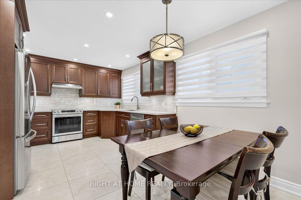 Photo 16 of 90 Renault Crescent, Etobicoke, Humber Heights — HOMEH