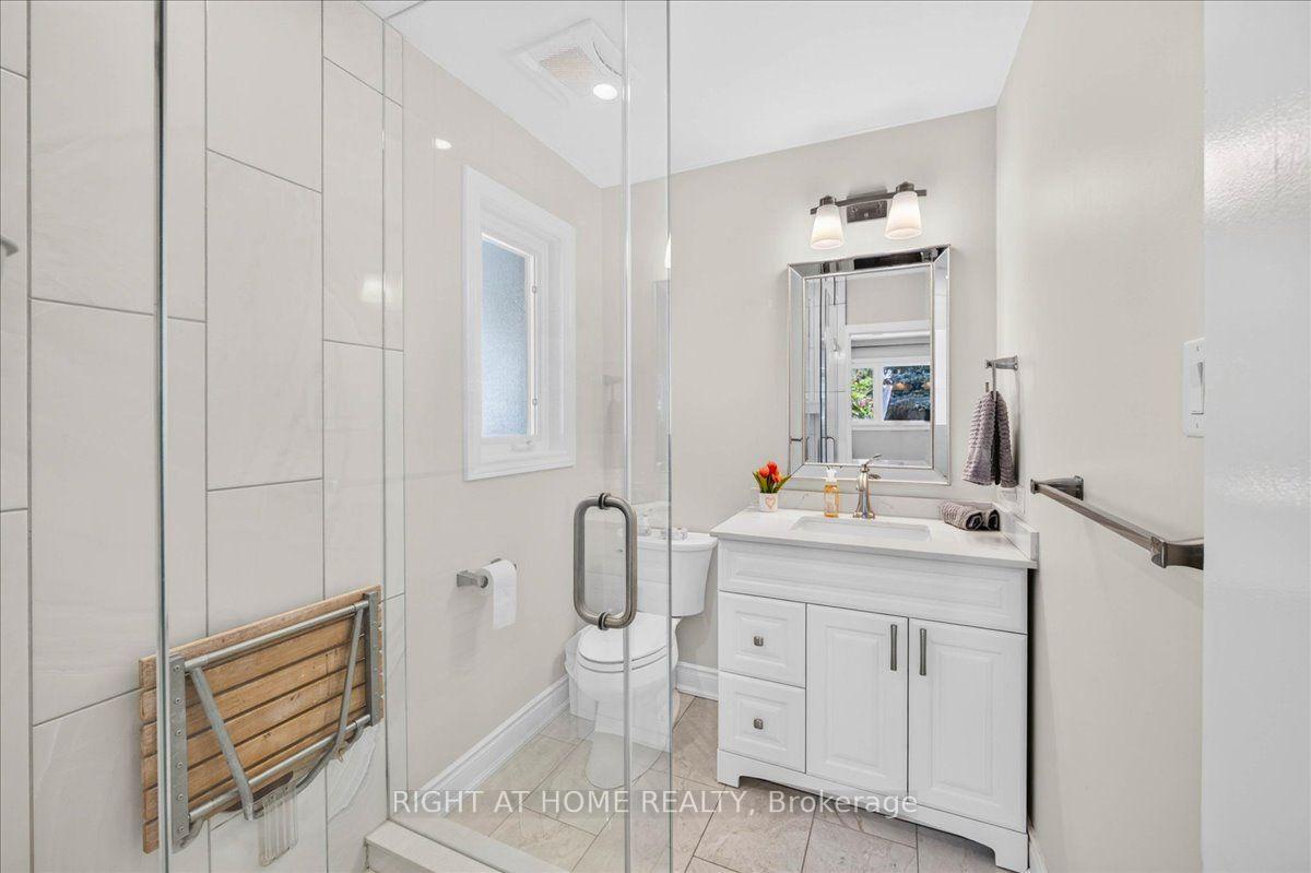 Photo 25 of 90 Renault Crescent, Etobicoke, Humber Heights — HOMEH