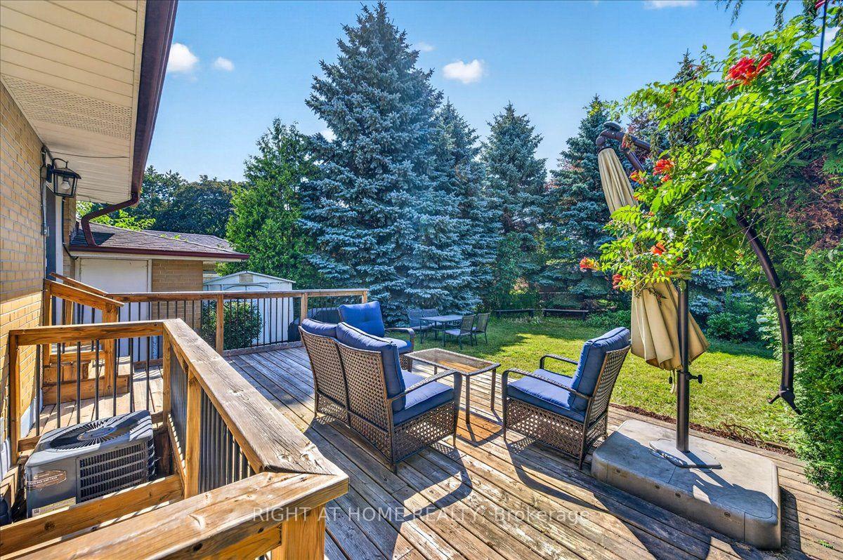 Photo 40 of 90 Renault Crescent, Etobicoke, Humber Heights — HOMEH