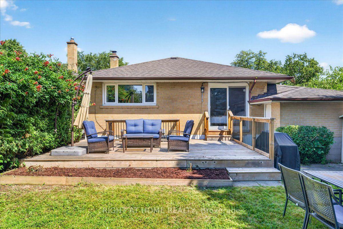 Photo 41 of 90 Renault Crescent, Etobicoke, Humber Heights — HOMEH