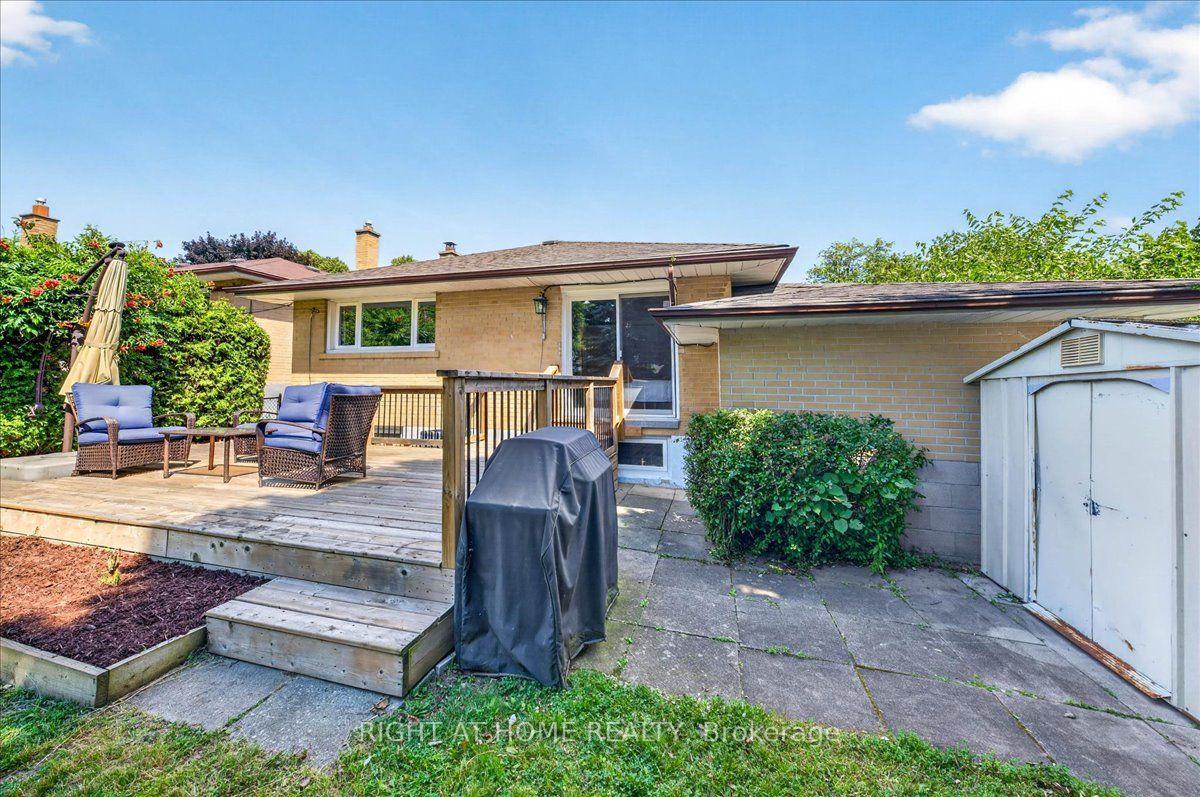 Photo 43 of 90 Renault Crescent, Etobicoke, Humber Heights — HOMEH