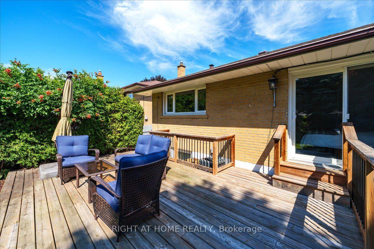 Photo 45 of 90 Renault Crescent, Etobicoke, Humber Heights — HOMEH