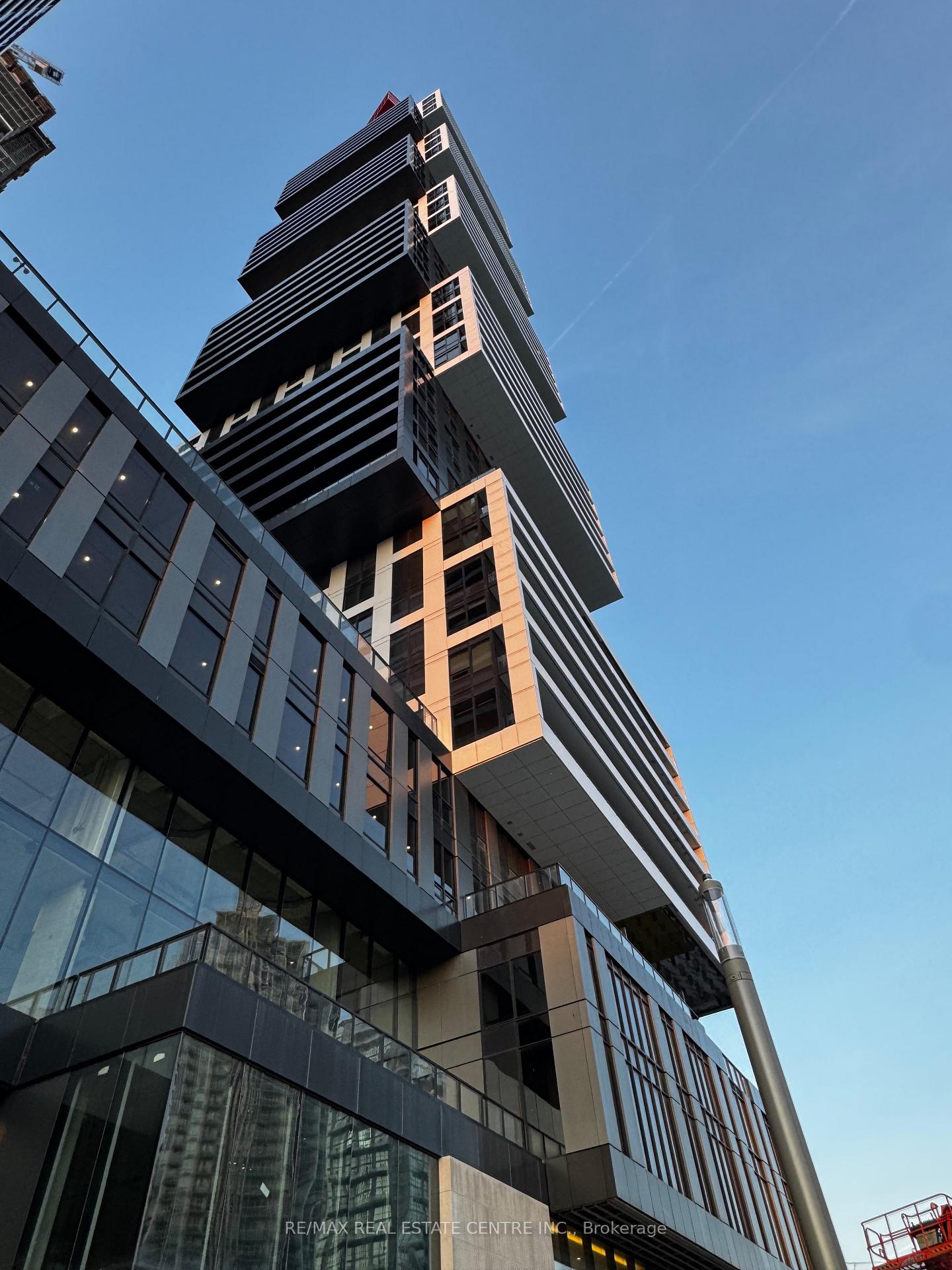 Photo 3 of Unit 3707, 4015 The Exchange, Mississauga, City Centre — HOMEH