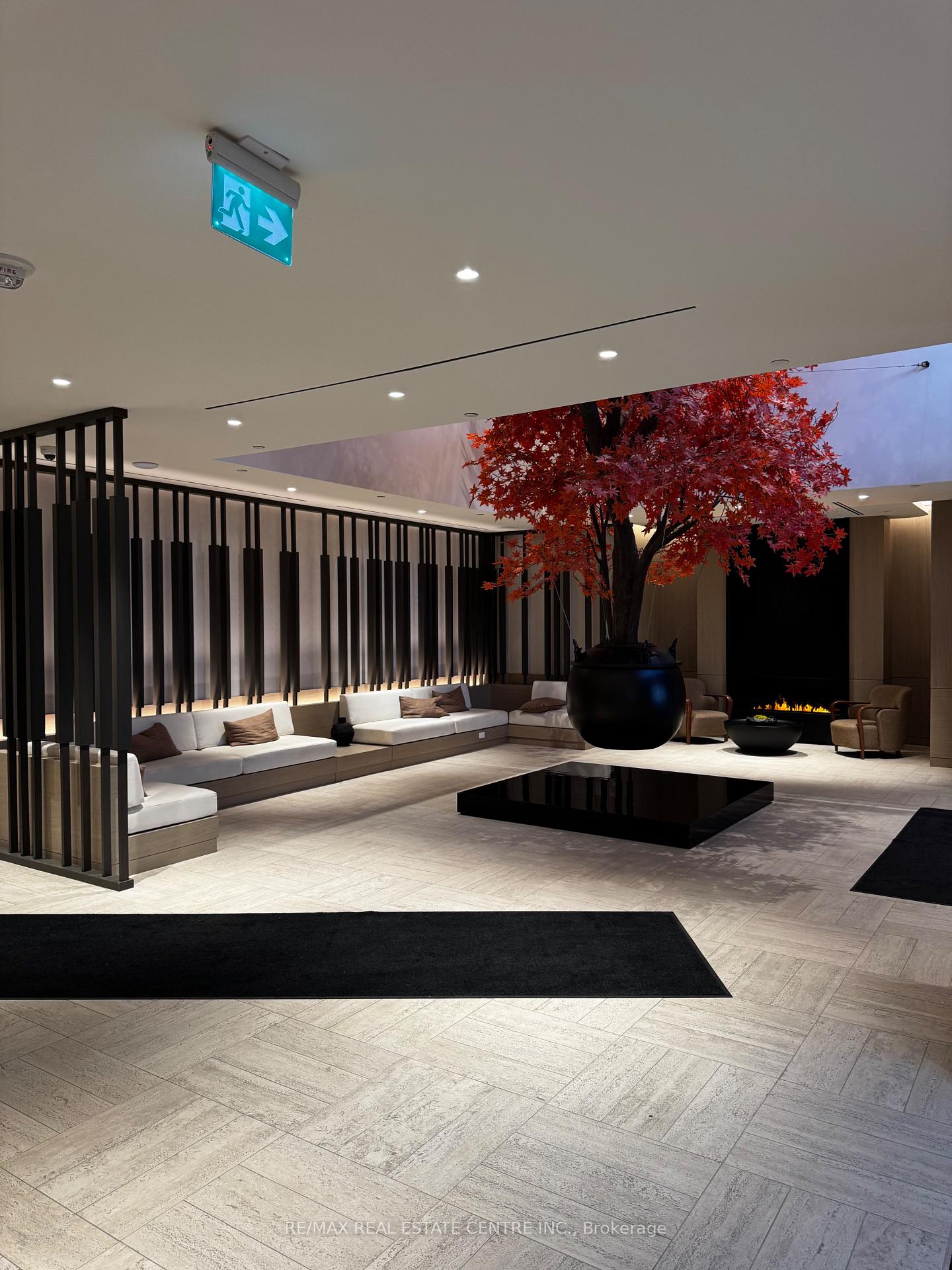 Photo 4 of Unit 3707, 4015 The Exchange, Mississauga, City Centre — HOMEH