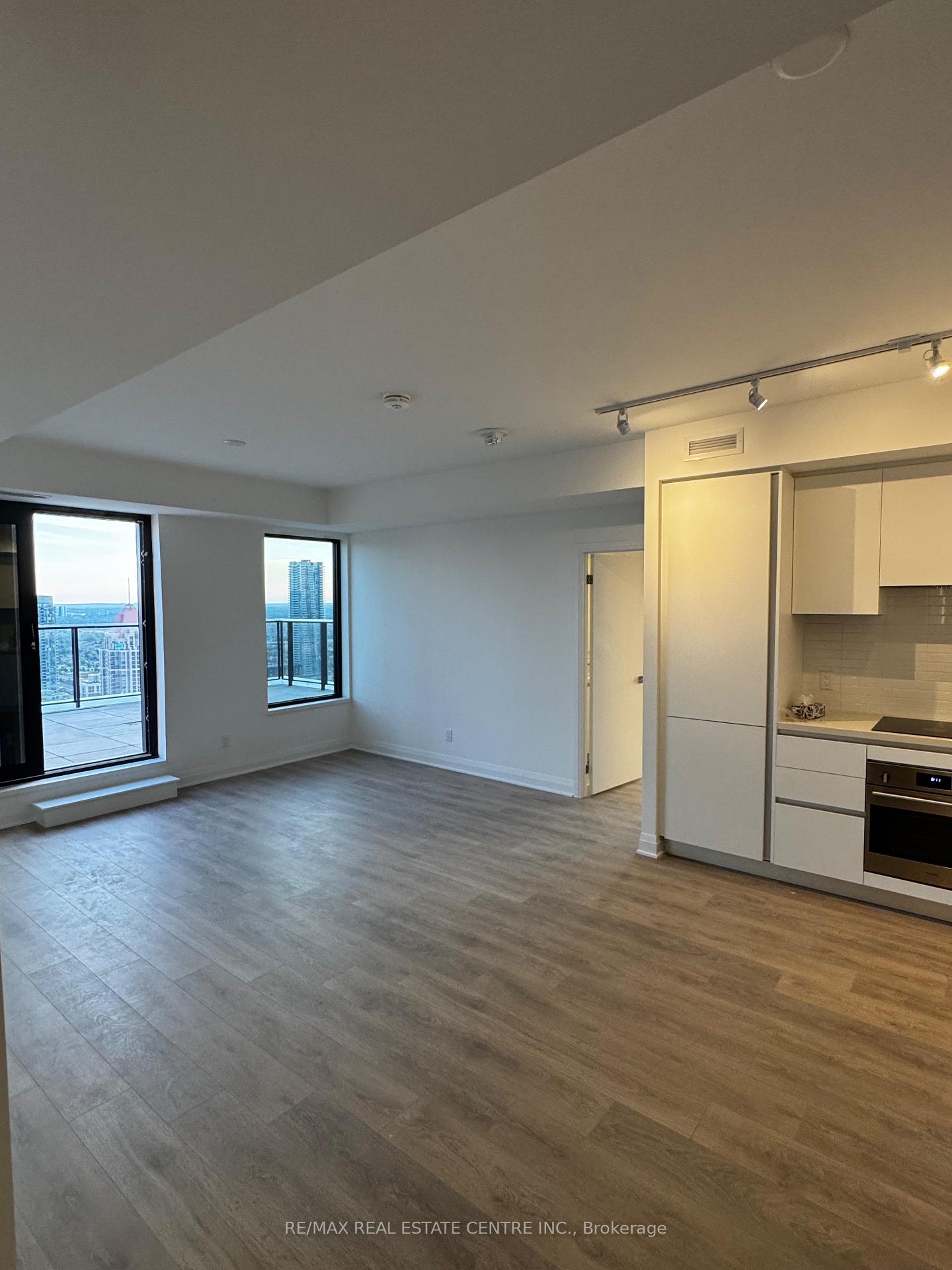 Photo 7 of Unit 3707, 4015 The Exchange, Mississauga, City Centre — HOMEH