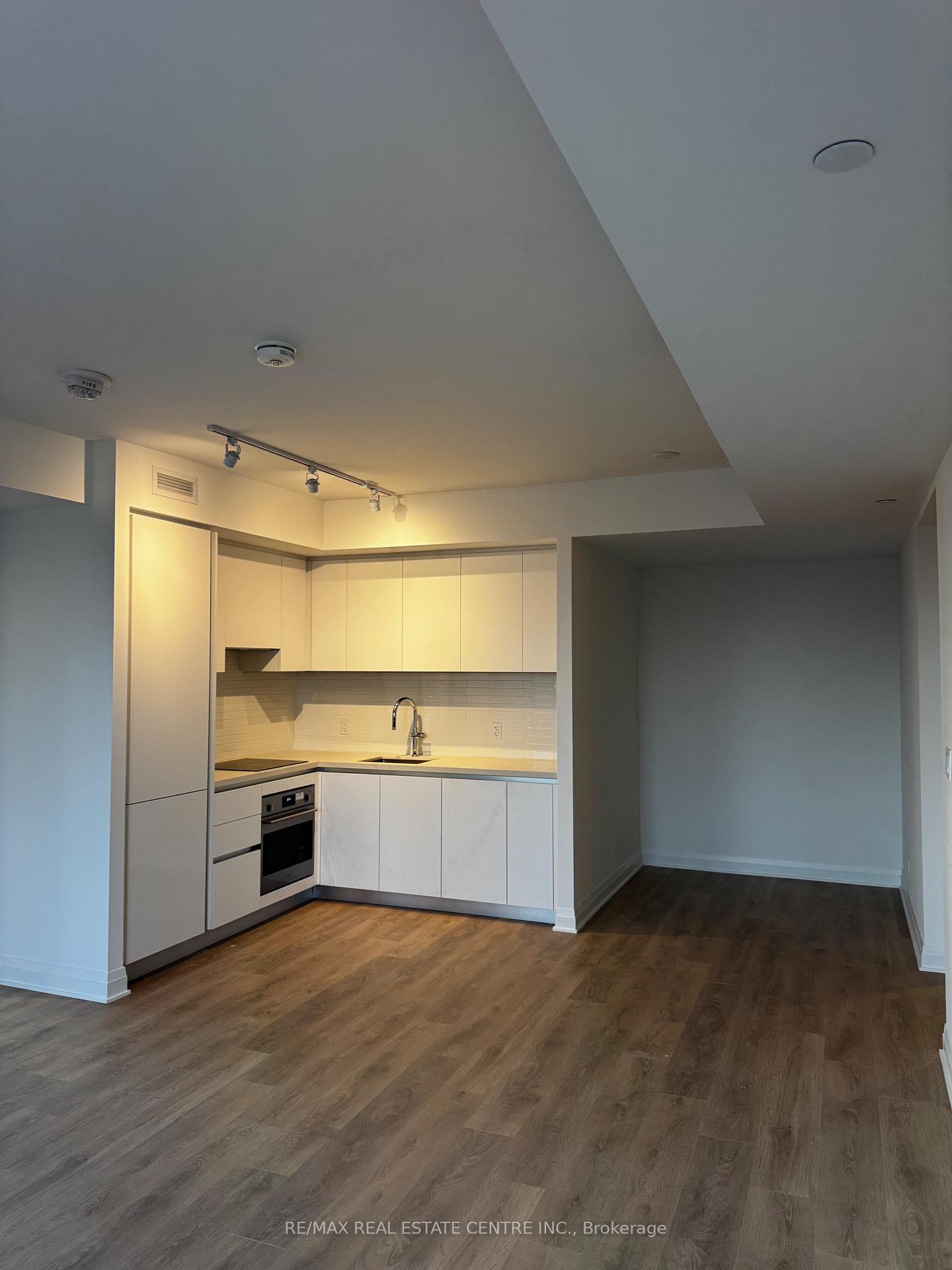 Photo 8 of Unit 3707, 4015 The Exchange, Mississauga, City Centre — HOMEH