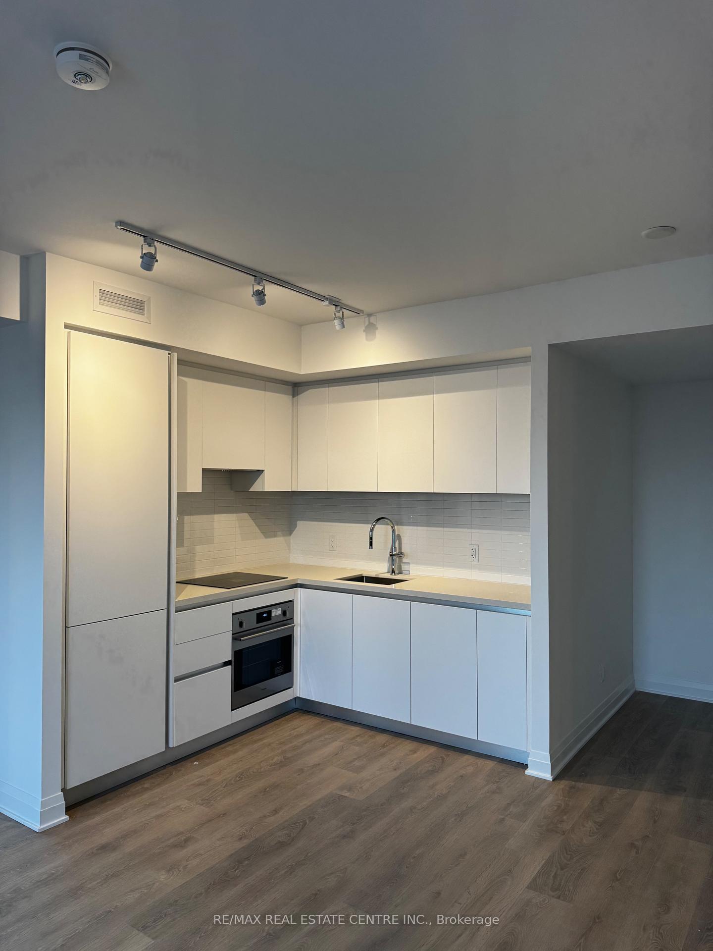 Photo 9 of Unit 3707, 4015 The Exchange, Mississauga, City Centre — HOMEH