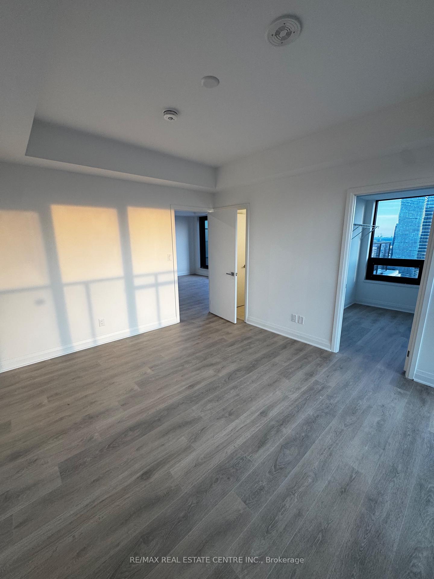 Photo 11 of Unit 3707, 4015 The Exchange, Mississauga, City Centre — HOMEH