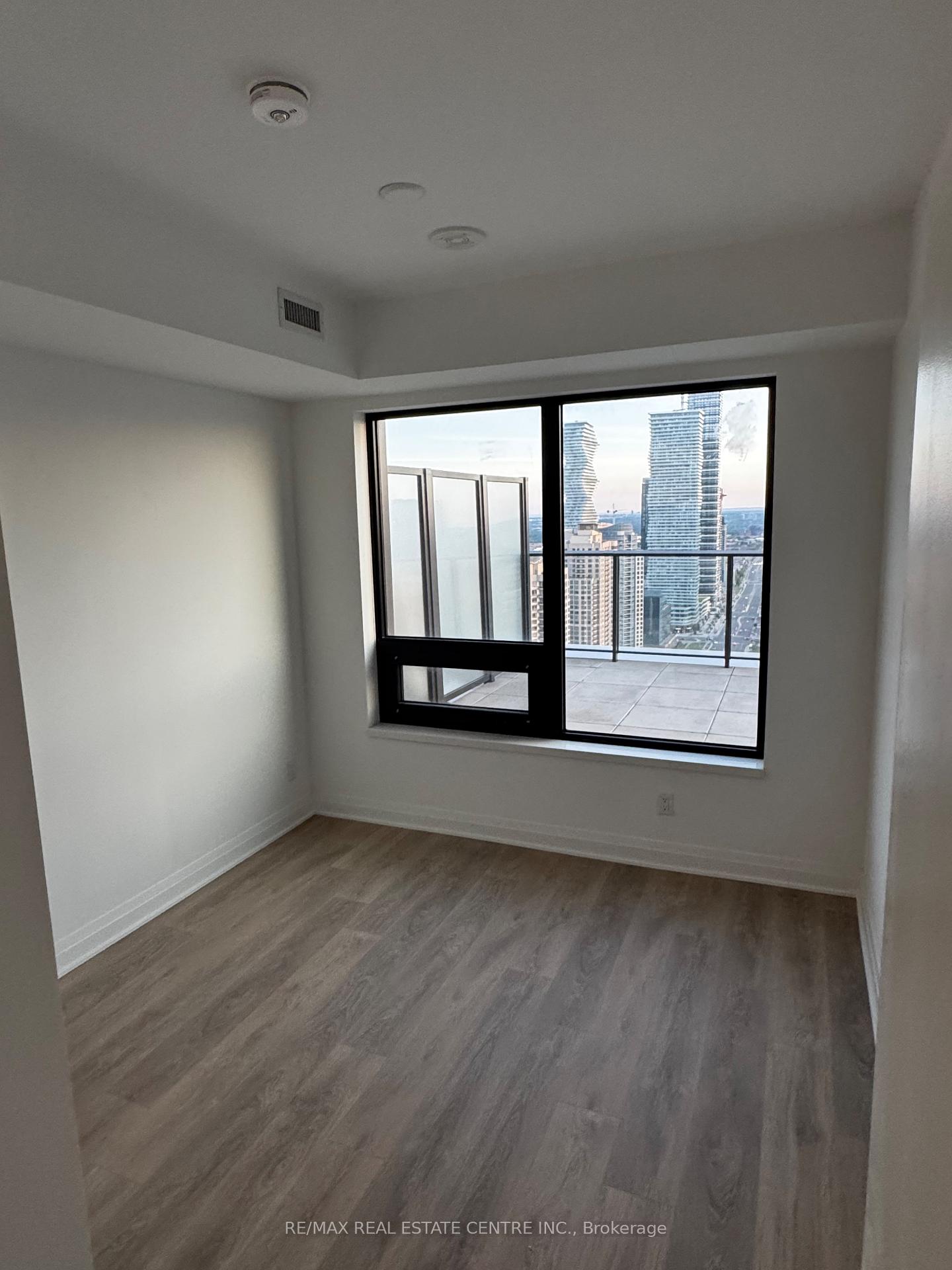Photo 17 of Unit 3707, 4015 The Exchange, Mississauga, City Centre — HOMEH