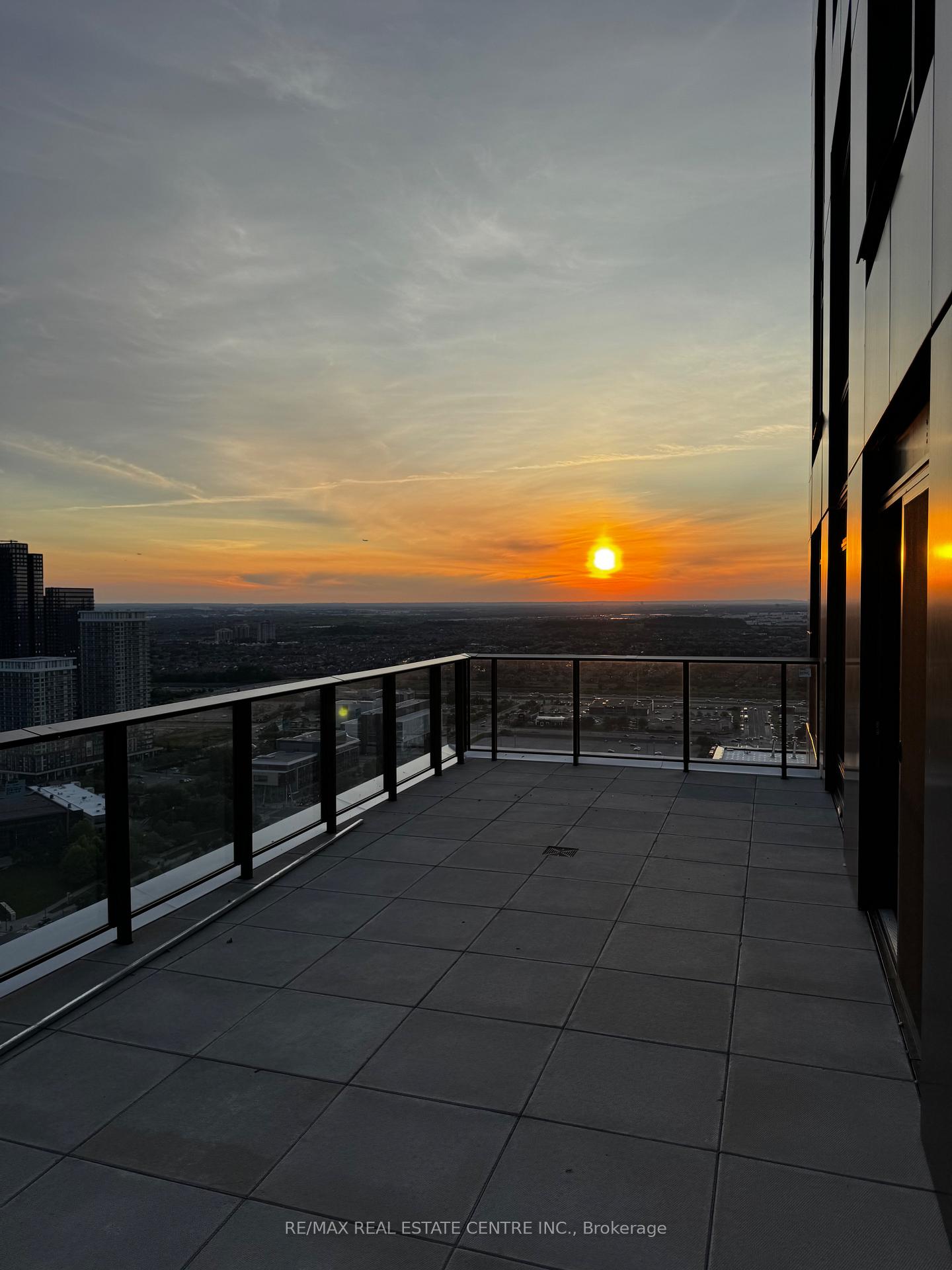 Photo 24 of Unit 3707, 4015 The Exchange, Mississauga, City Centre — HOMEH