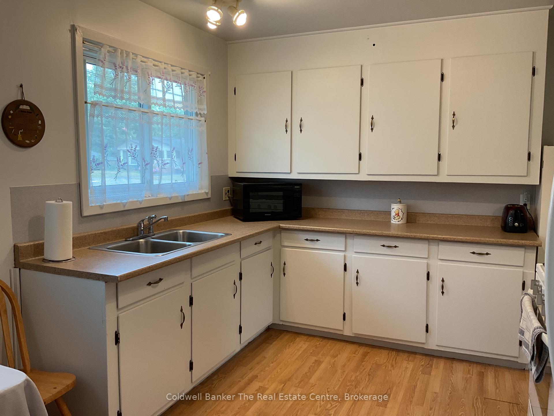 Photo 8 of 365 Pinegrove Street, Gravenhurst, Muskoka (S) — HOMEH