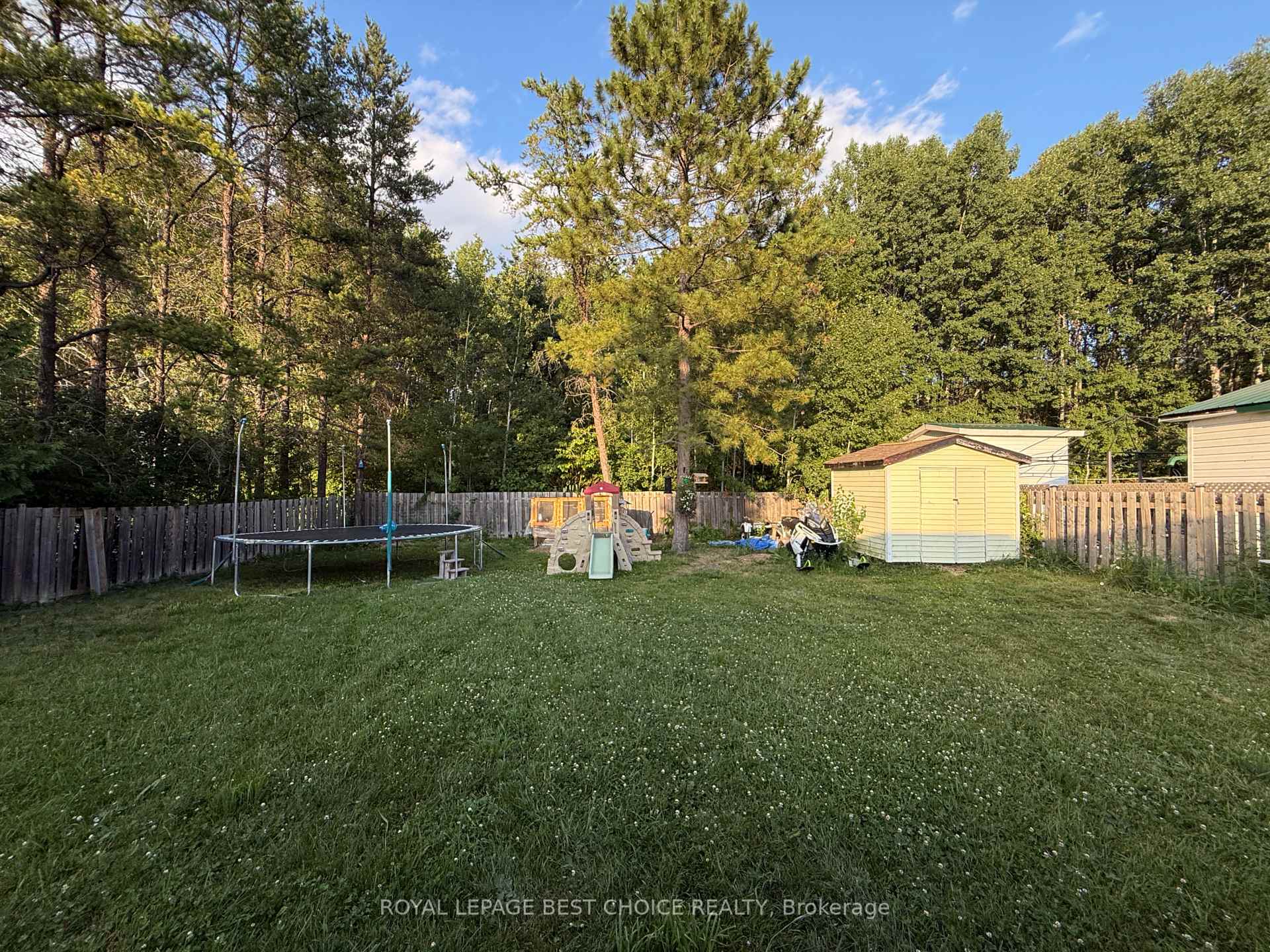 Photo 3 of 166 Carter Boulevard, Temiskaming Shores, Haileybury — HOMEH
