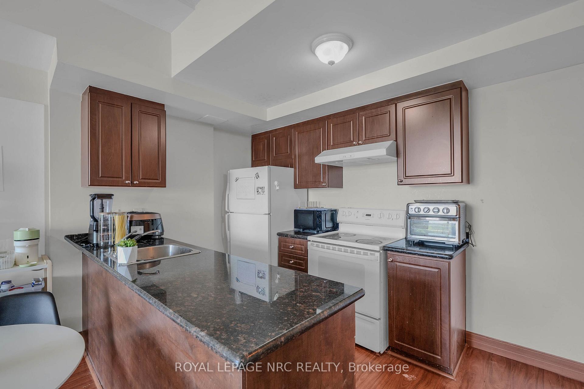 Photo 13 of Unit PH 6, 15 Maplewood Avenue, Toronto, Humewood-Cedarvale — HOMEH