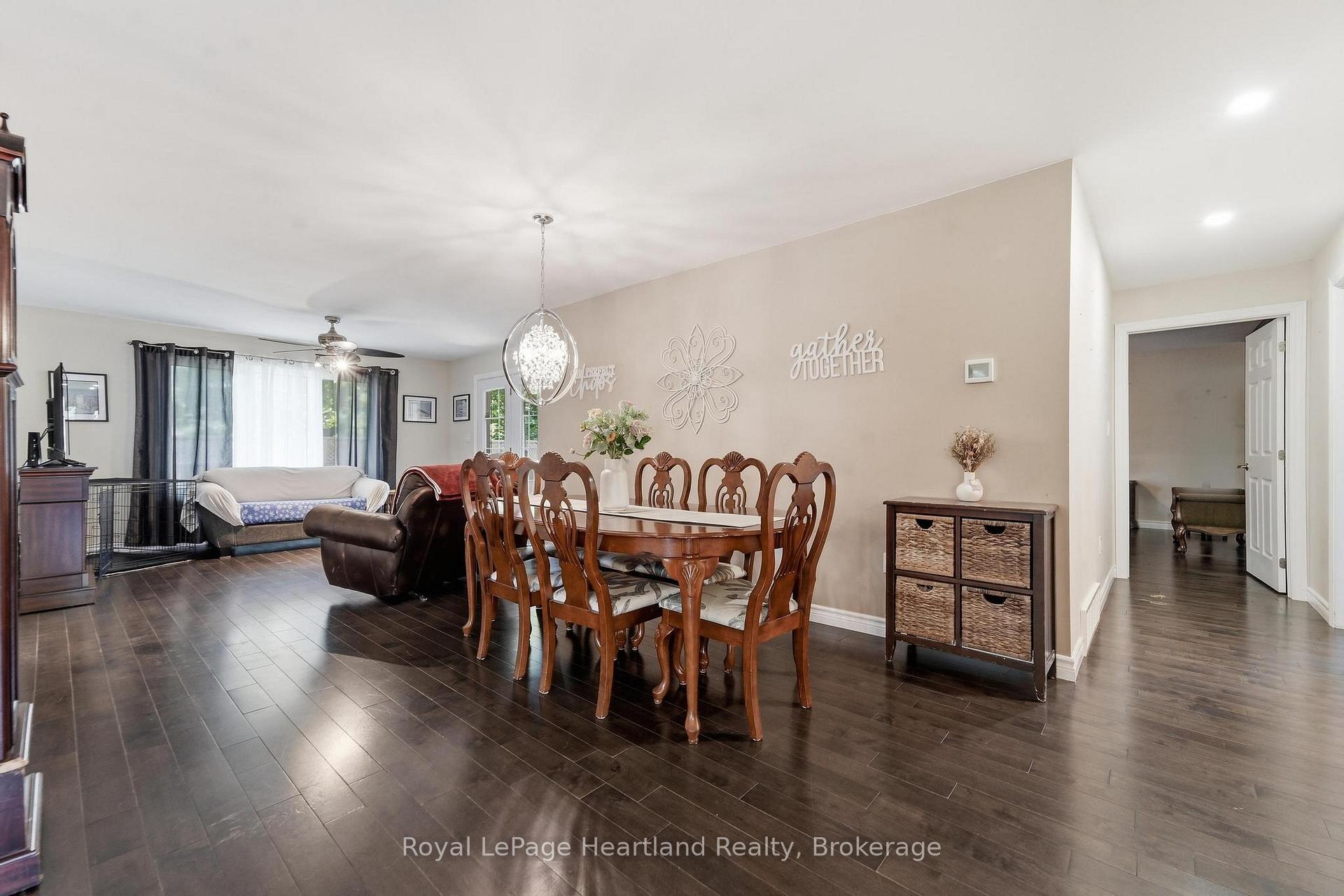 Photo 9 of 62 Victoria Boulevard, Huron East, Vanastra — HOMEH