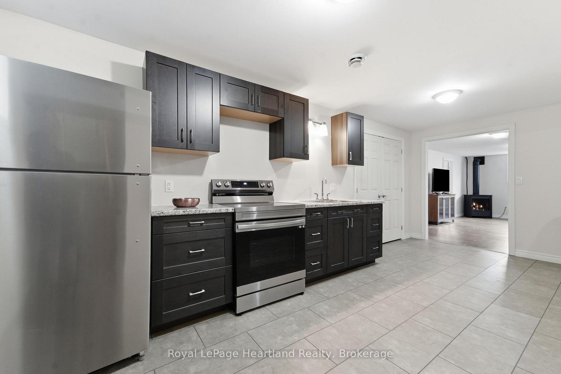 Photo 27 of 62 Victoria Boulevard, Huron East, Vanastra — HOMEH