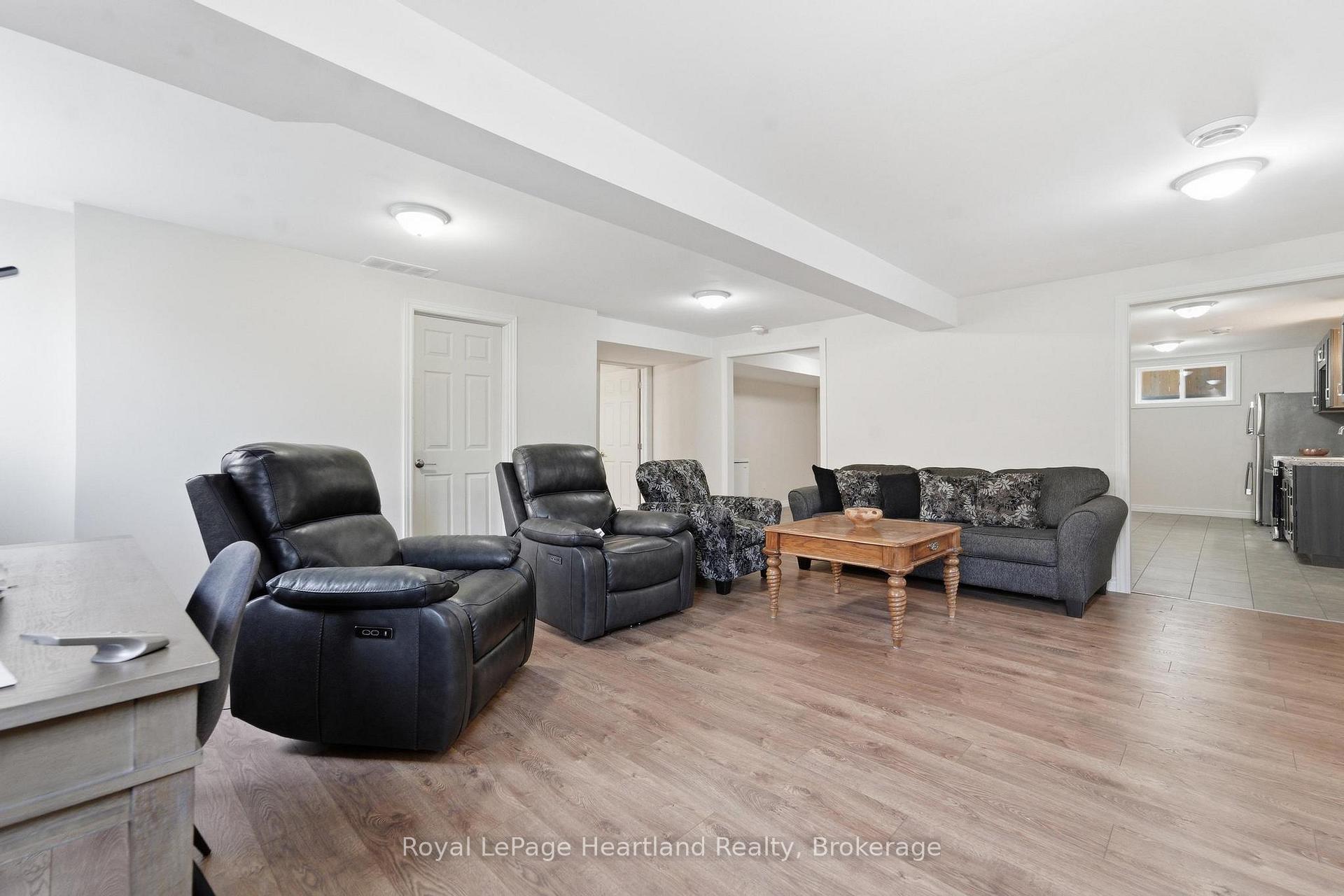 Photo 33 of 62 Victoria Boulevard, Huron East, Vanastra — HOMEH