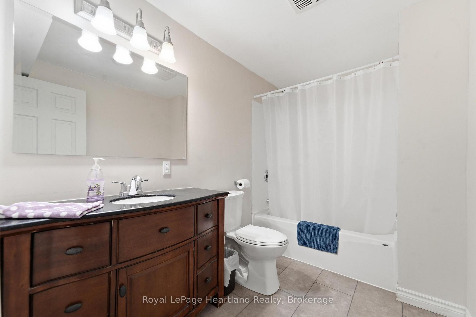 Photo 35 of 62 Victoria Boulevard, Huron East, Vanastra — HOMEH