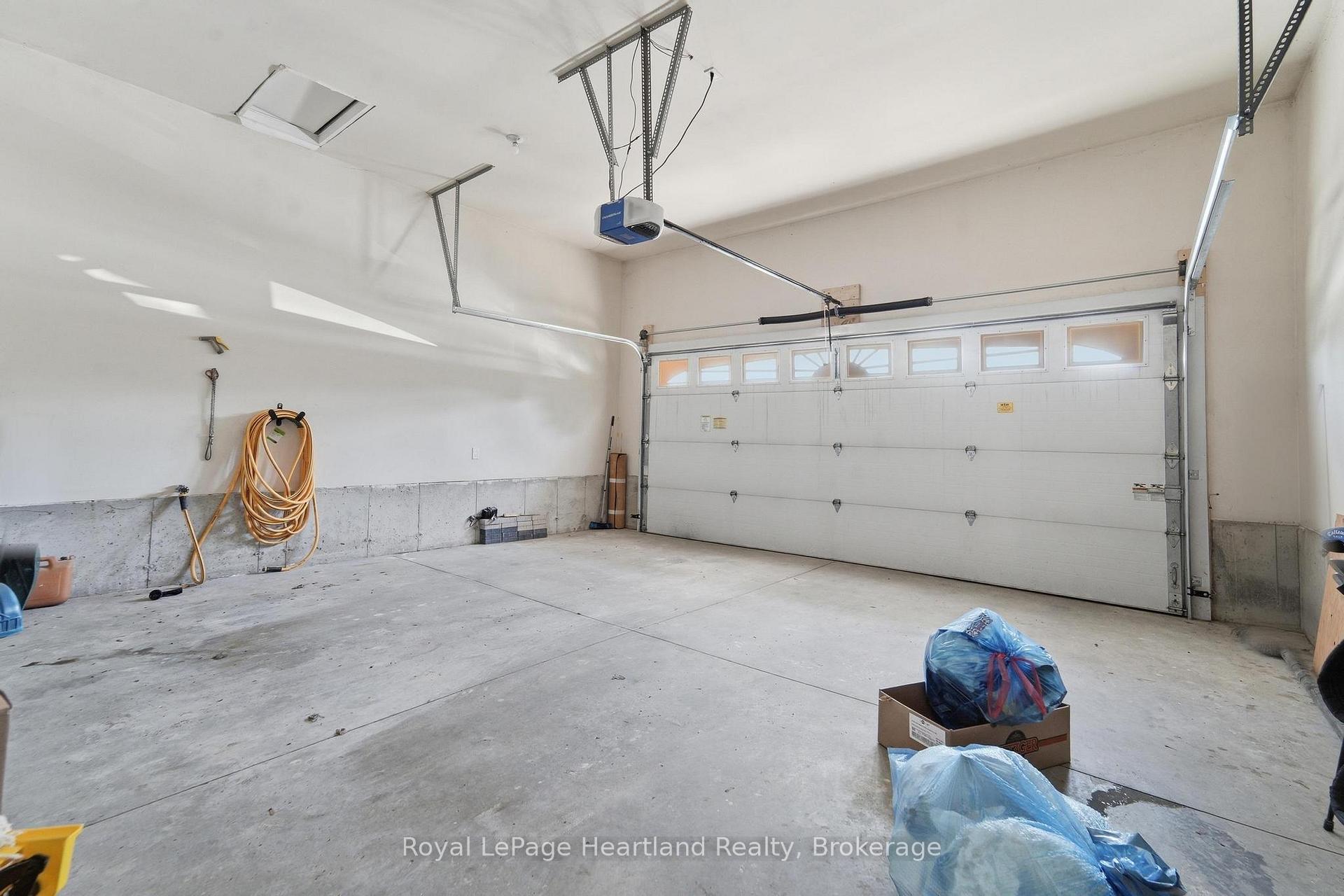 Photo 40 of 62 Victoria Boulevard, Huron East, Vanastra — HOMEH