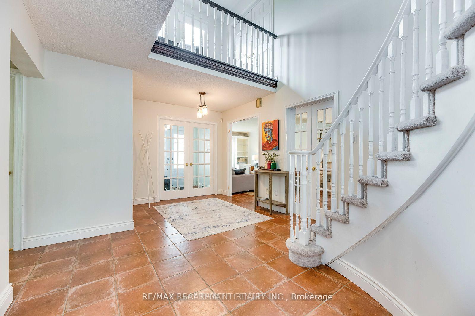 Photo 3 of 1239 White Lane, Oakville, Glen Abbey — HOMEH