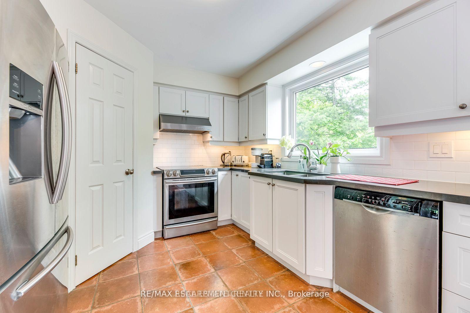 Photo 16 of 1239 White Lane, Oakville, Glen Abbey — HOMEH
