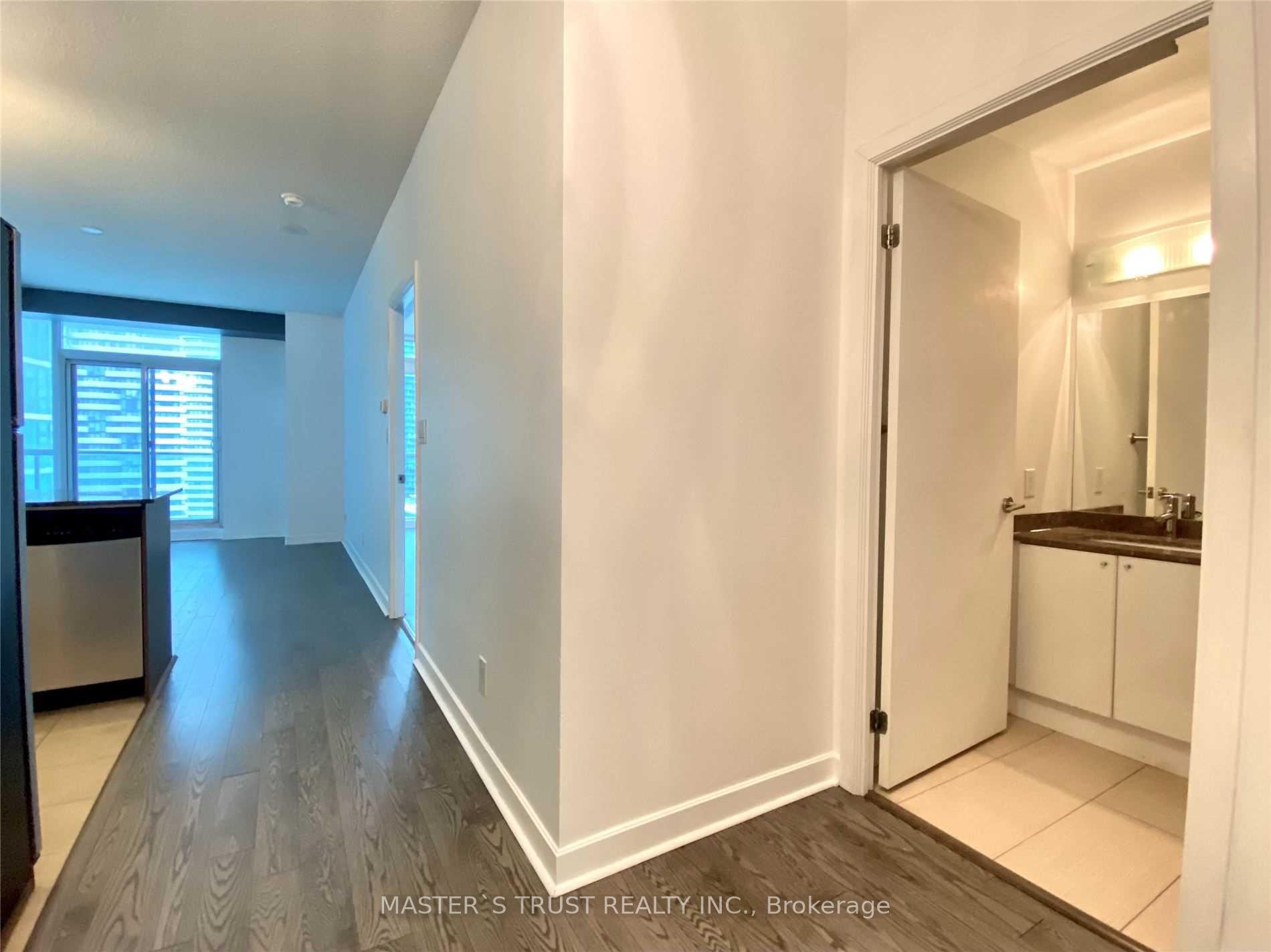 Photo 5 of Unit 3211, 18 Harbour Street, Toronto, Waterfront Communities — HOMEH