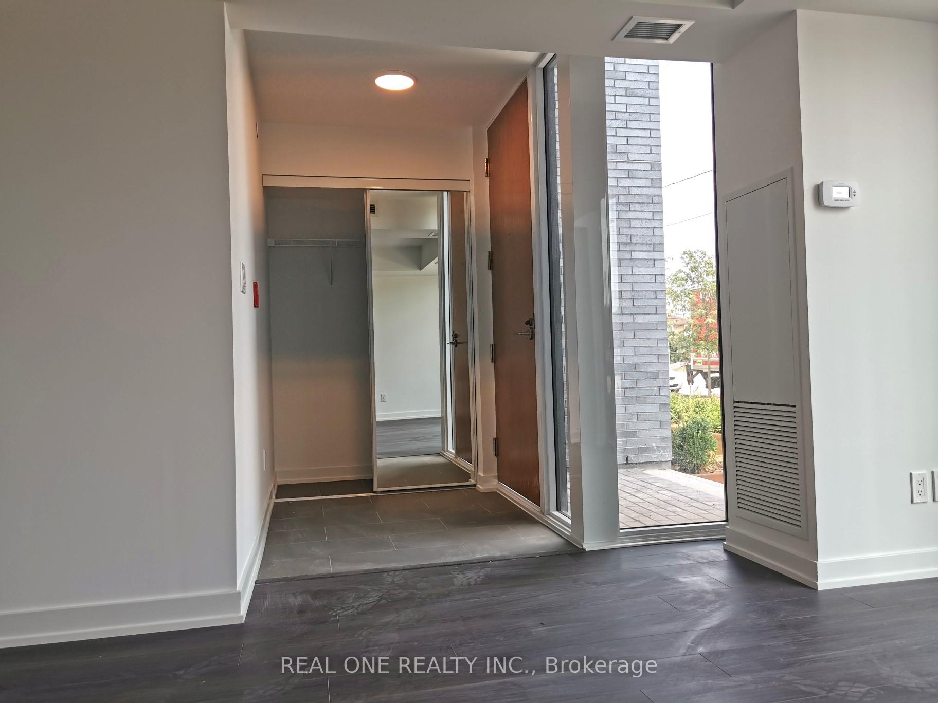Photo 4 of Unit TH5, 110 Varna Drive, Toronto, Englemount-Lawrence — HOMEH