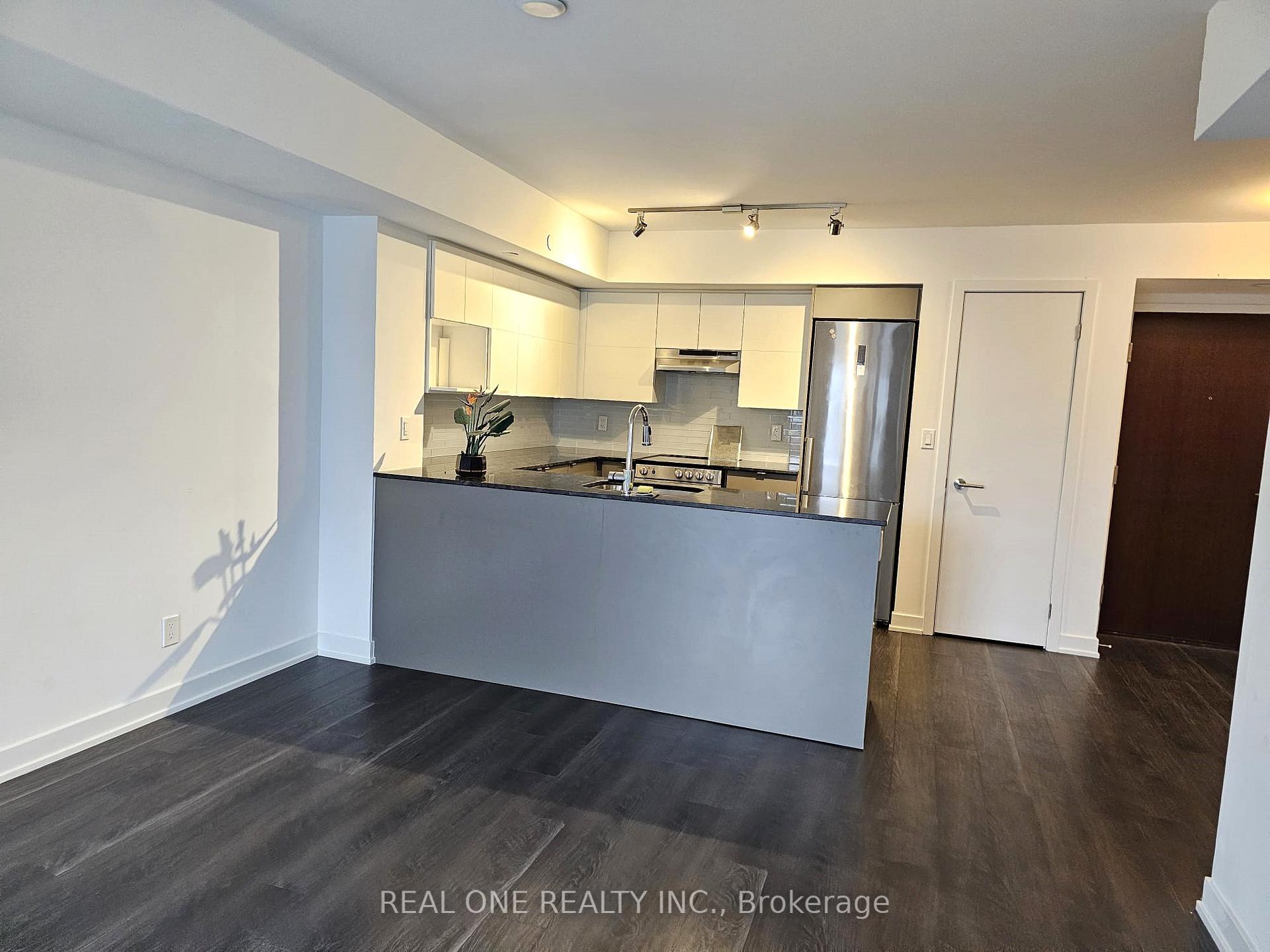 Photo 5 of Unit TH5, 110 Varna Drive, Toronto, Englemount-Lawrence — HOMEH