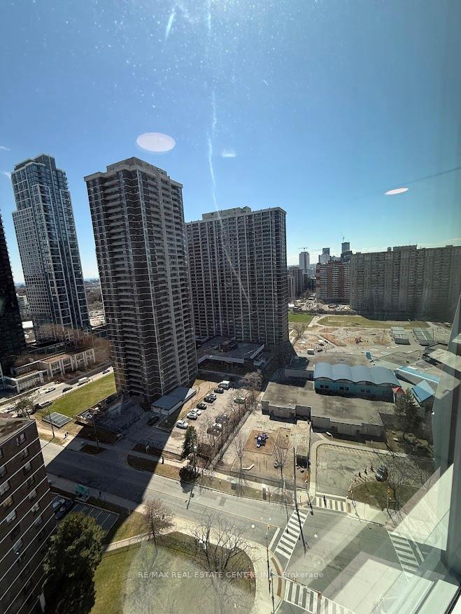 Photo 10 of Unit 2004, 60 Central Park Roadway Road, Etobicoke, Islington-City Centre West — HOMEH