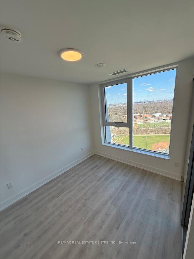 Photo 18 of Unit 2004, 60 Central Park Roadway Road, Etobicoke, Islington-City Centre West — HOMEH