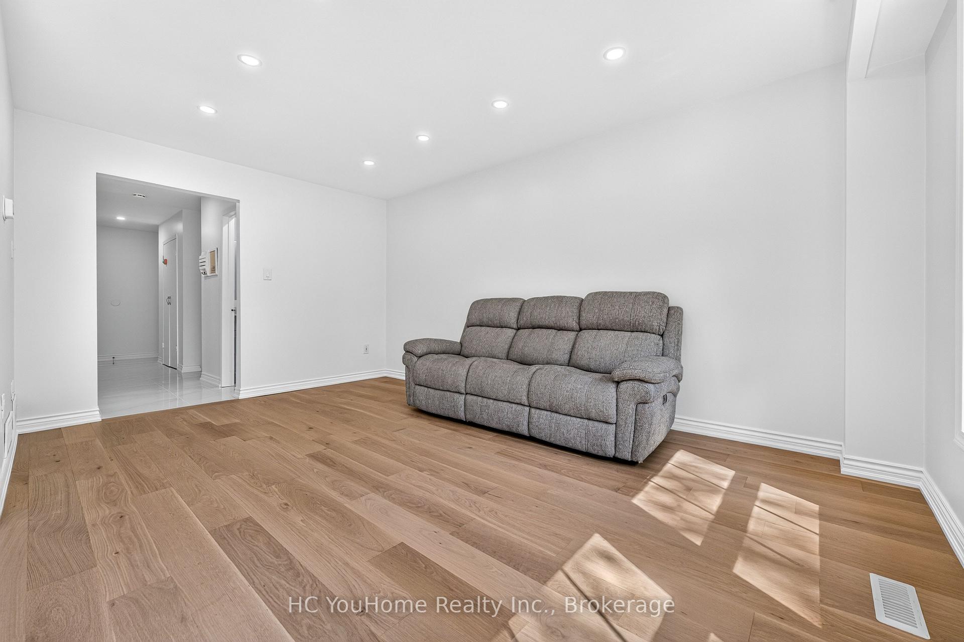 Photo 3 of Unit 32, 81 Brookmill Boulevard, Scarborough, L'Amoreaux — HOMEH