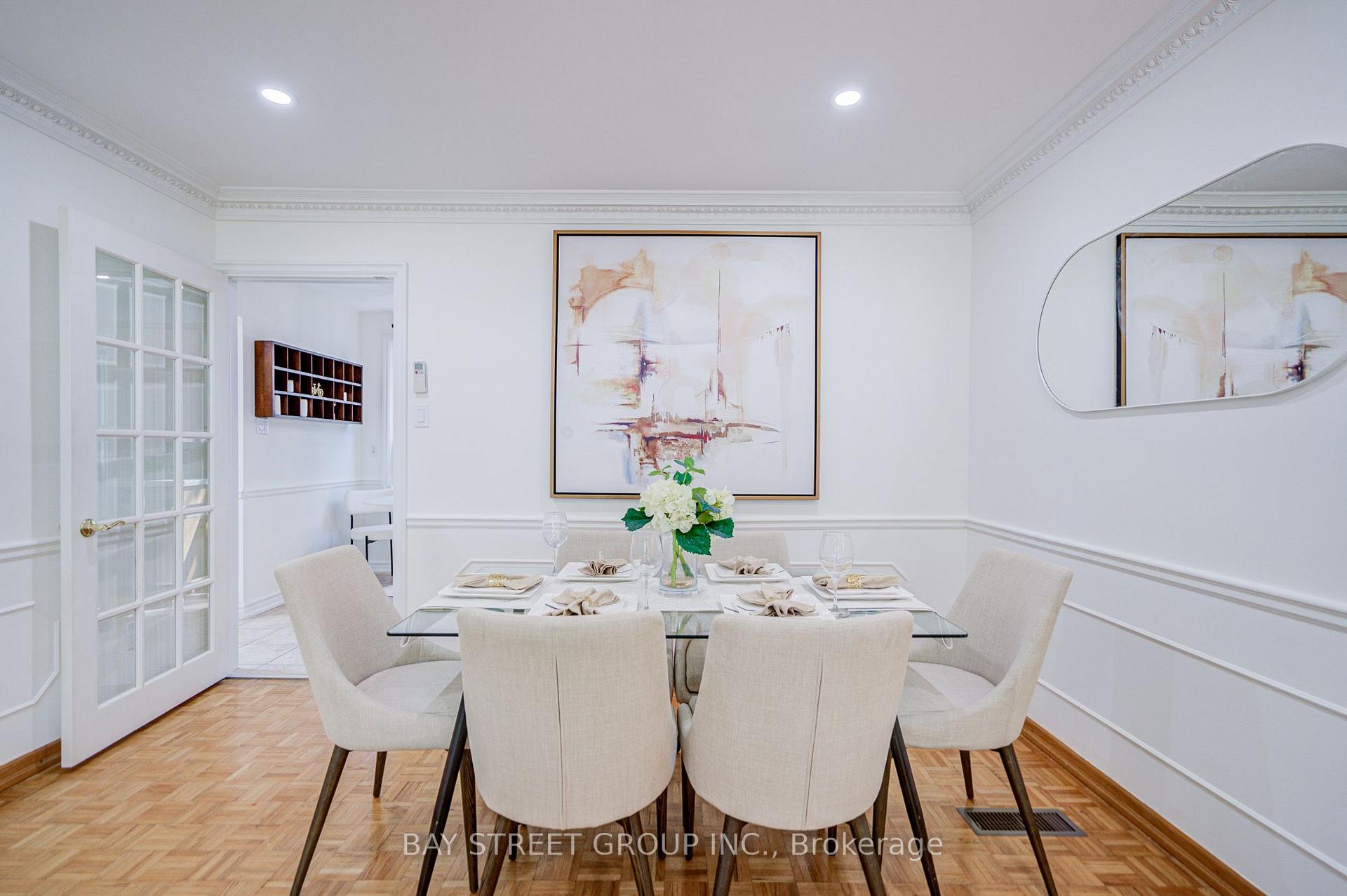 Photo 8 of 214 William Roe Boulevard, Newmarket, Central Newmarket — HOMEH