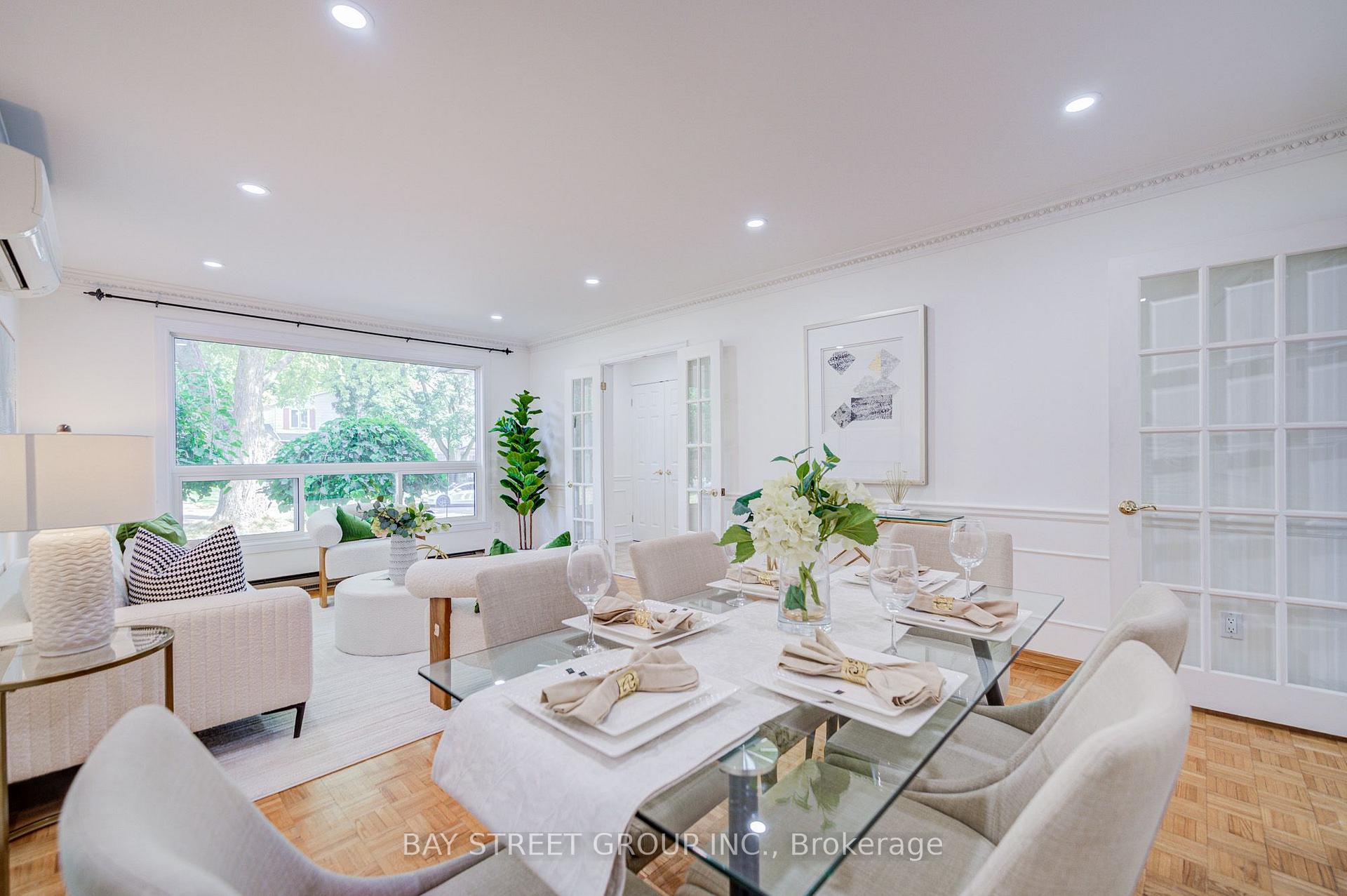 Photo 10 of 214 William Roe Boulevard, Newmarket, Central Newmarket — HOMEH