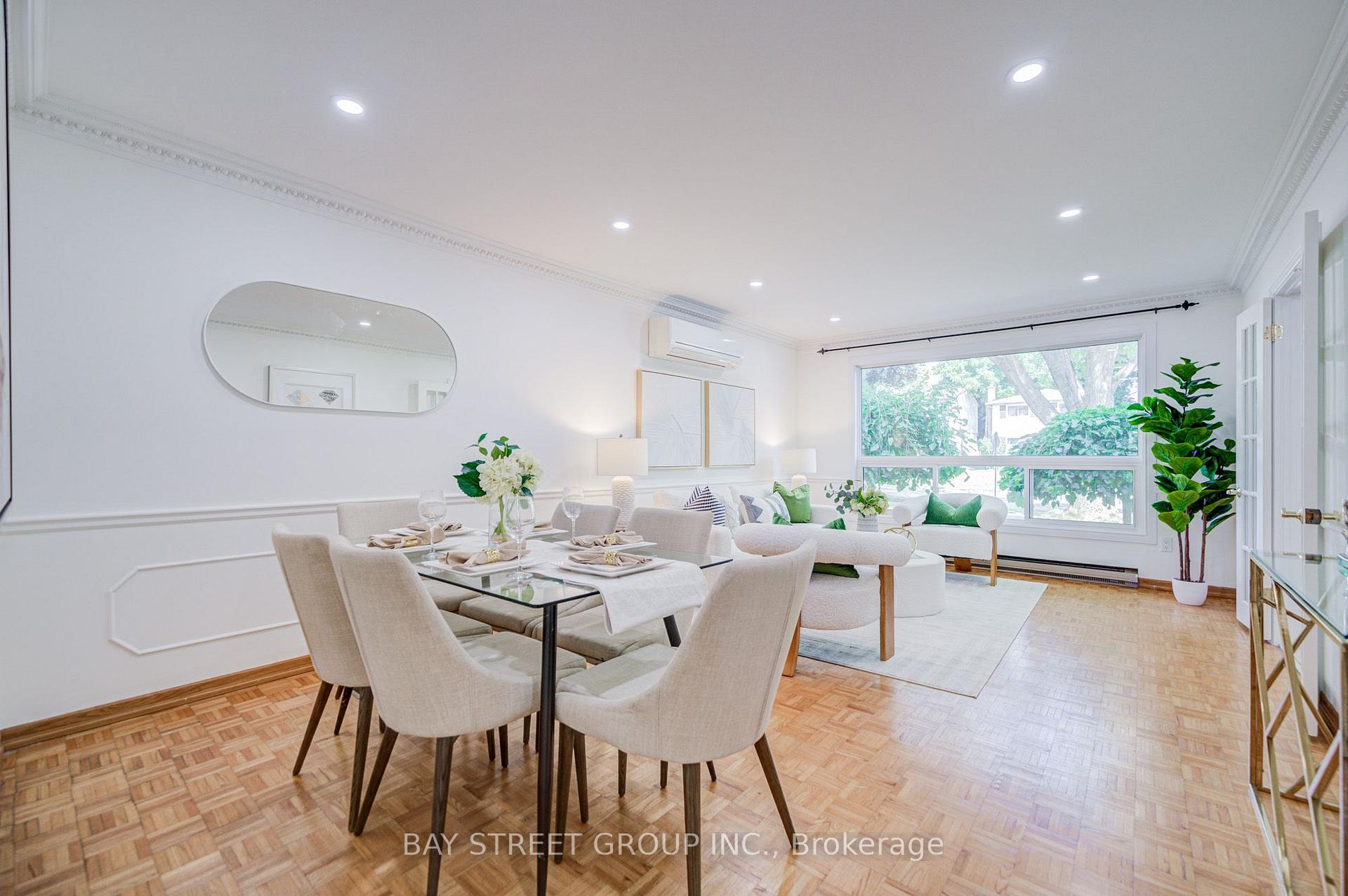 Photo 11 of 214 William Roe Boulevard, Newmarket, Central Newmarket — HOMEH