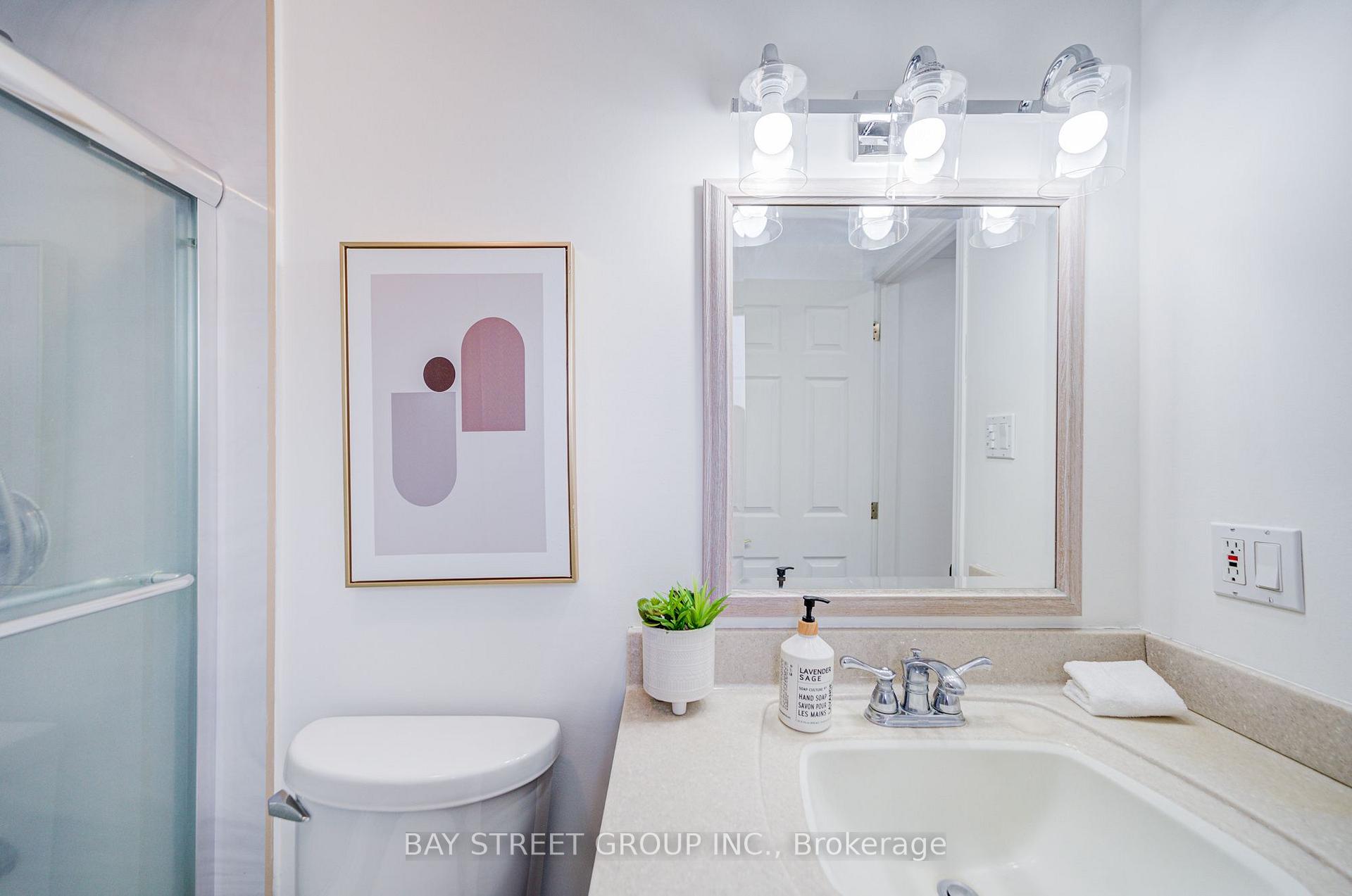 Photo 29 of 214 William Roe Boulevard, Newmarket, Central Newmarket — HOMEH