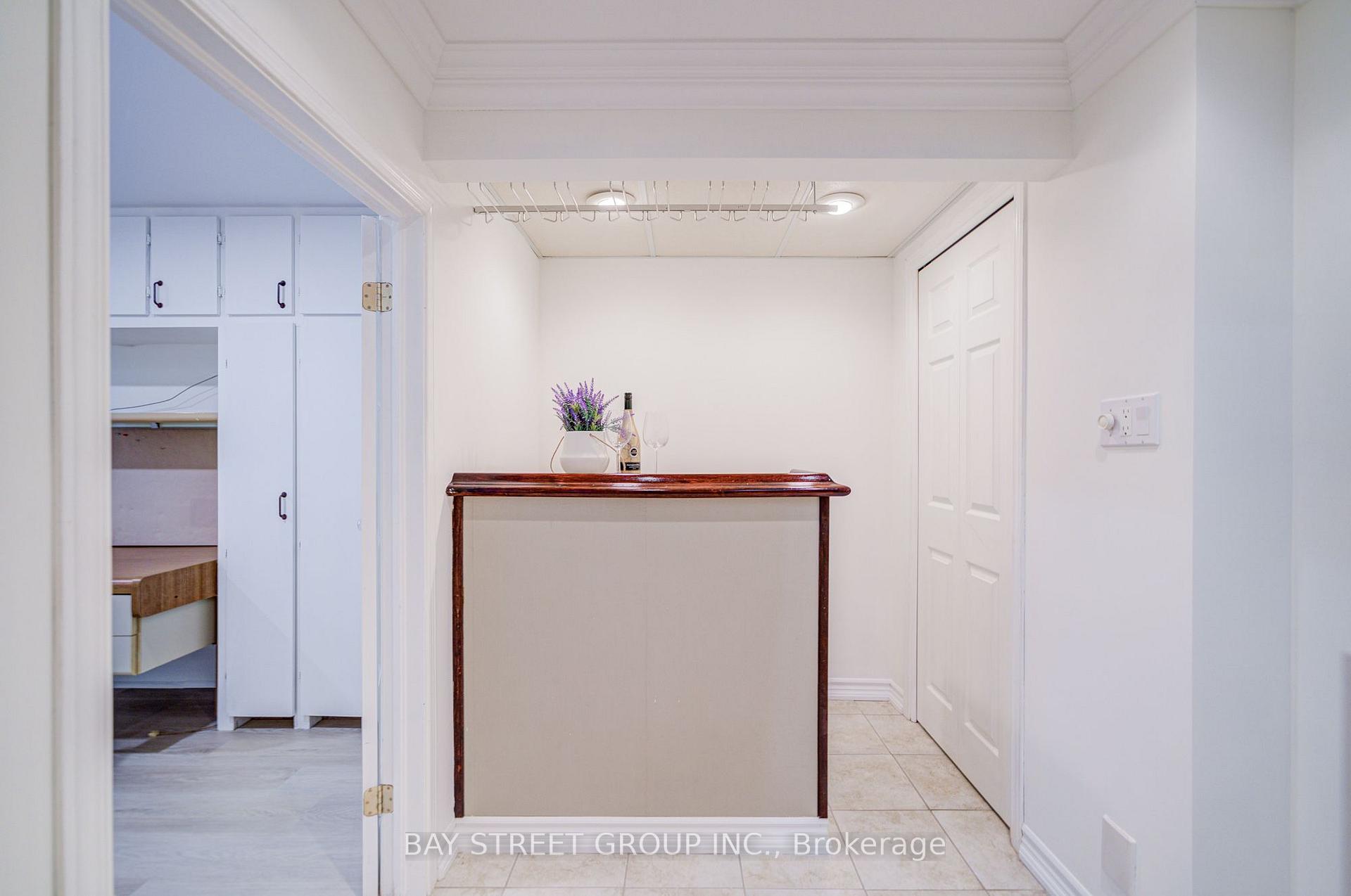 Photo 38 of 214 William Roe Boulevard, Newmarket, Central Newmarket — HOMEH
