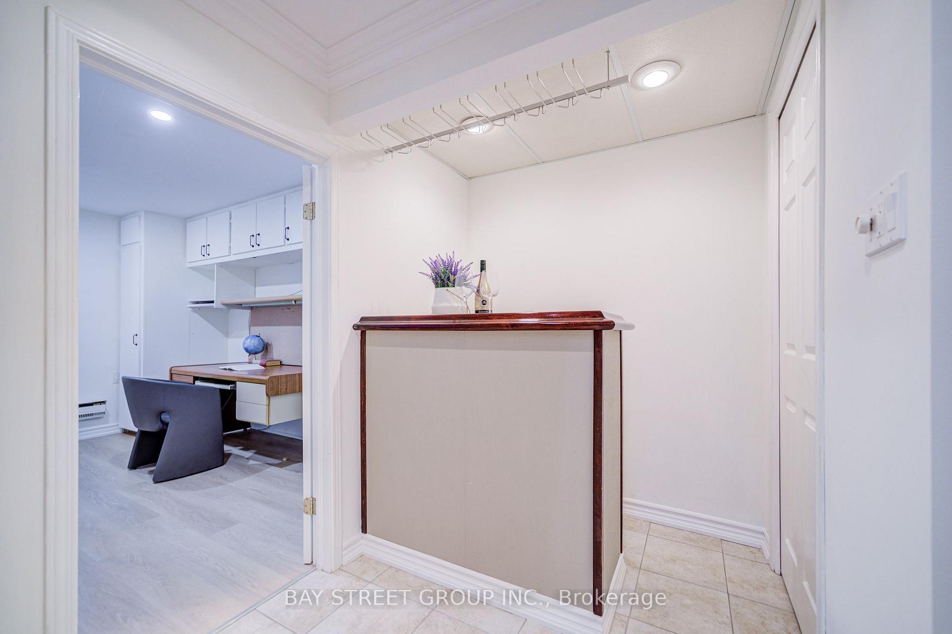 Photo 39 of 214 William Roe Boulevard, Newmarket, Central Newmarket — HOMEH