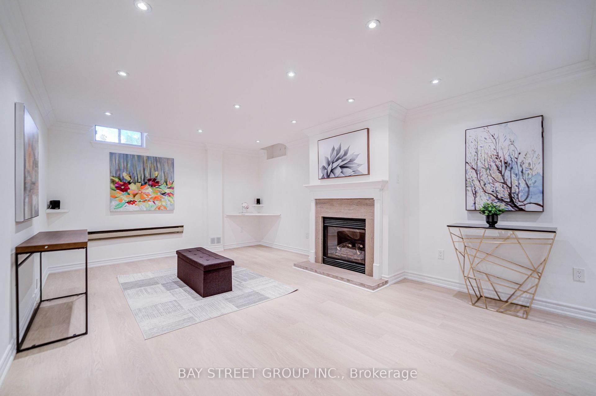 Photo 41 of 214 William Roe Boulevard, Newmarket, Central Newmarket — HOMEH