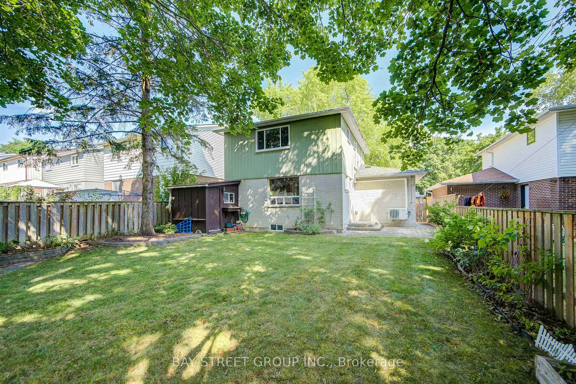 Photo 47 of 214 William Roe Boulevard, Newmarket, Central Newmarket — HOMEH
