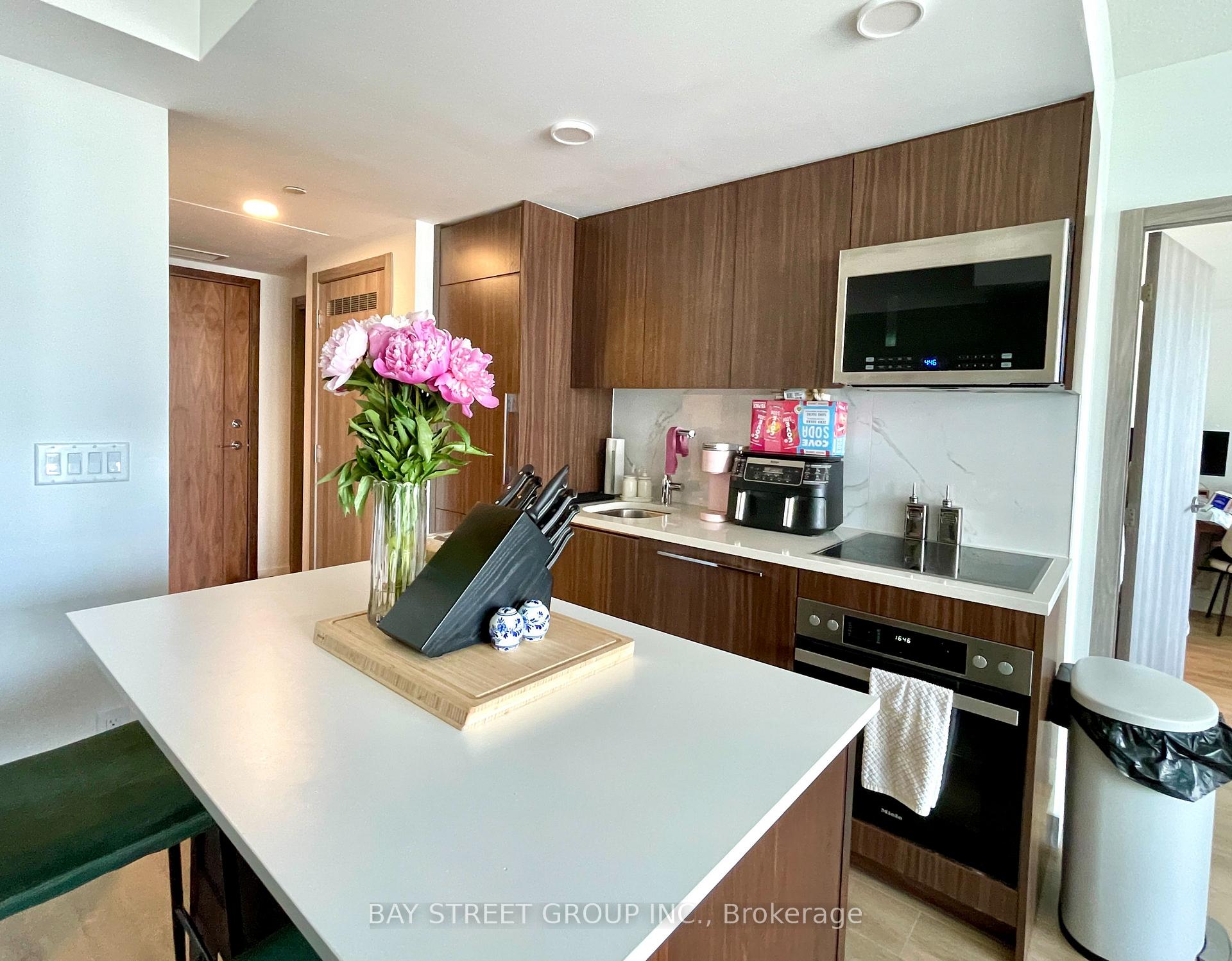 Photo 13 of Unit 2702, 38 Widmer Street, Toronto, Waterfront Communities — HOMEH