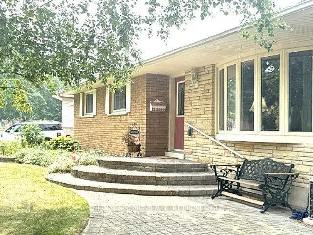 Photo 2 of 19 Ramlee Road, St. Catharines, Vine/Linwell — HOMEH