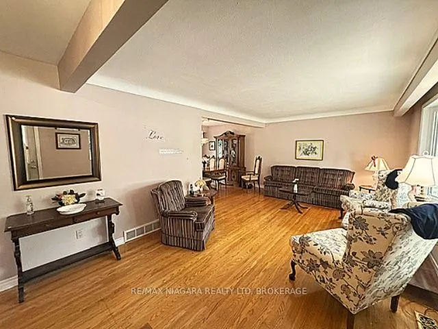 Photo 5 of 19 Ramlee Road, St. Catharines, Vine/Linwell — HOMEH