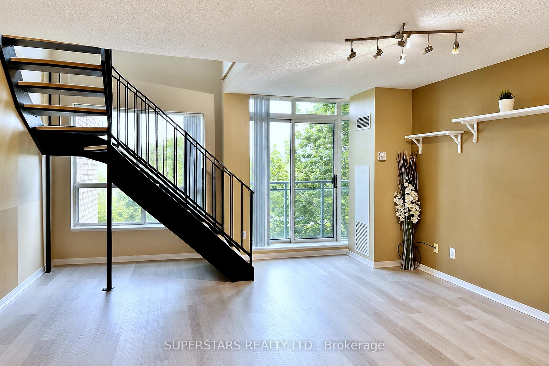 Front of Unit 502, 51 Baffin Court