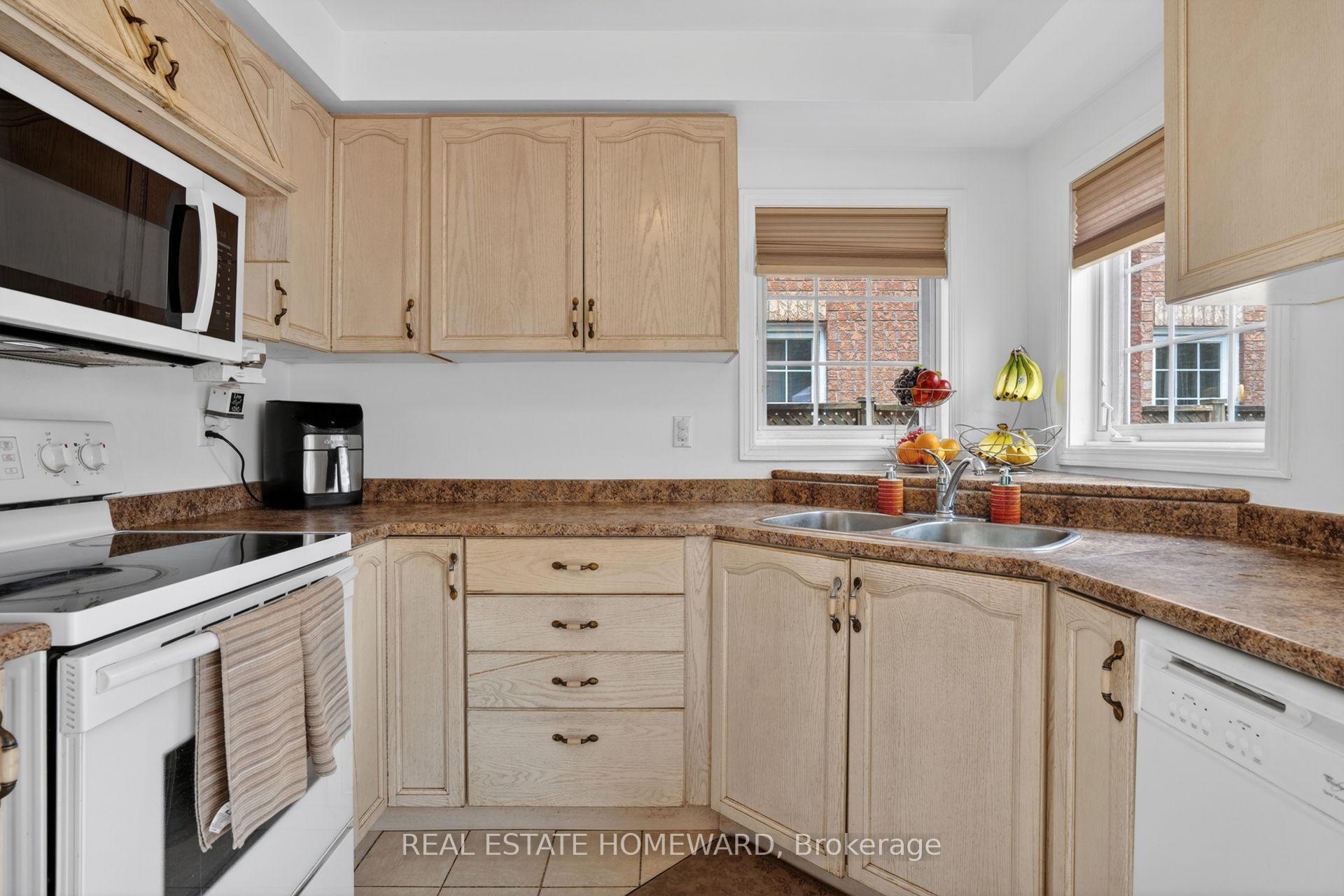 Photo 13 of 133 Tremount Street, Whitby, Brooklin — HOMEH