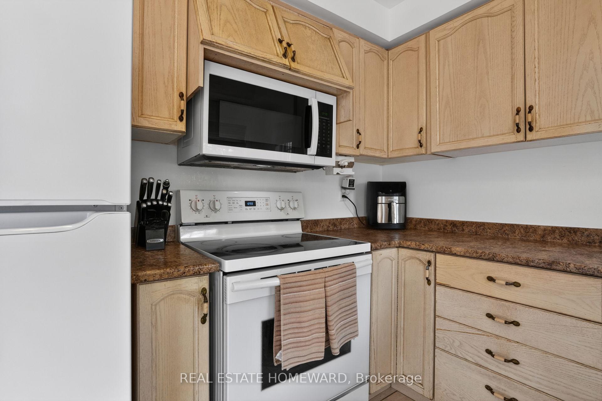 Photo 15 of 133 Tremount Street, Whitby, Brooklin — HOMEH
